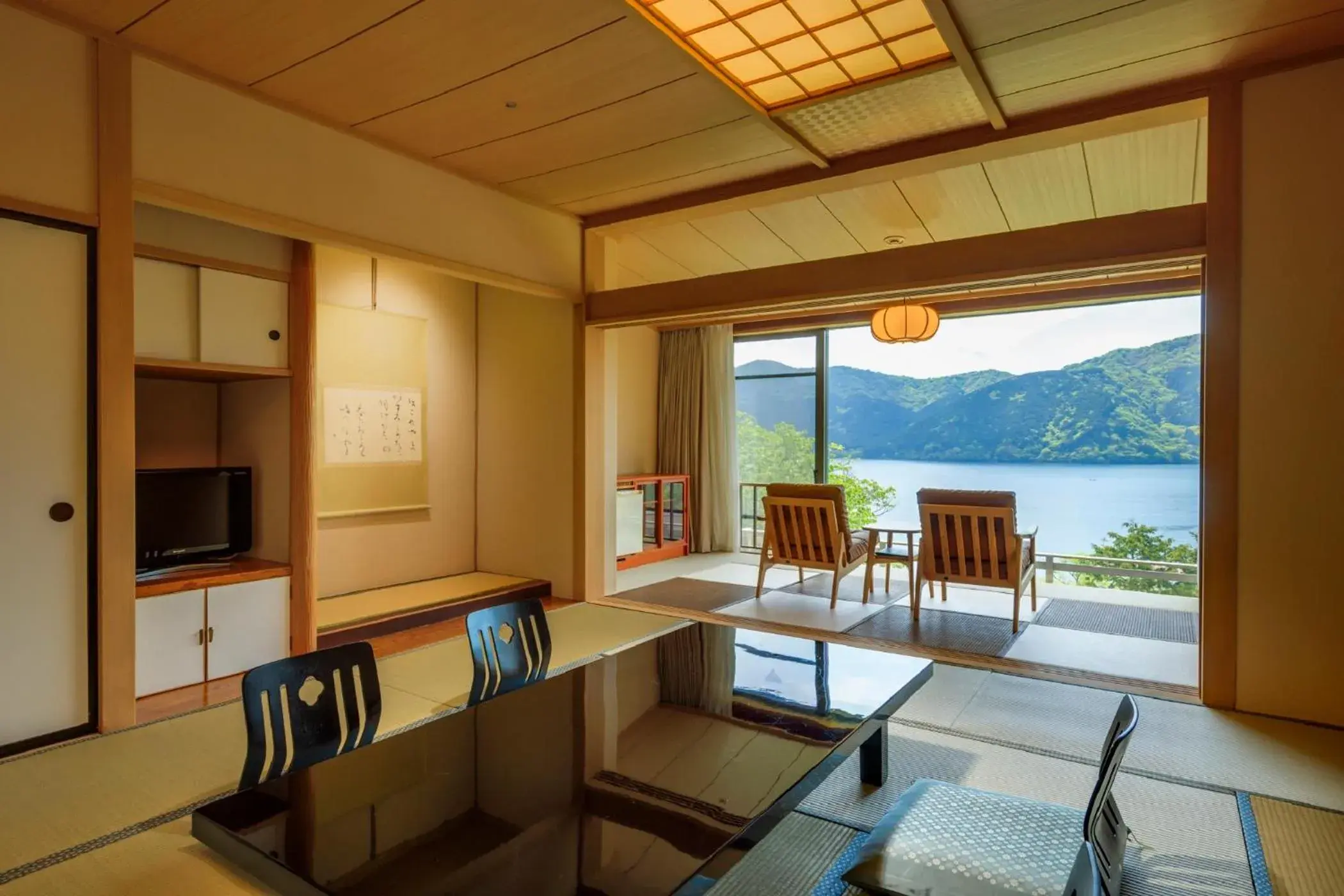 Japanese Style Room with Mt. Fuji & Lake View - single occupancy in Ryuguden Japanese Style Room with Mt. Fuji & Lake View - single occupancy in Ryuguden