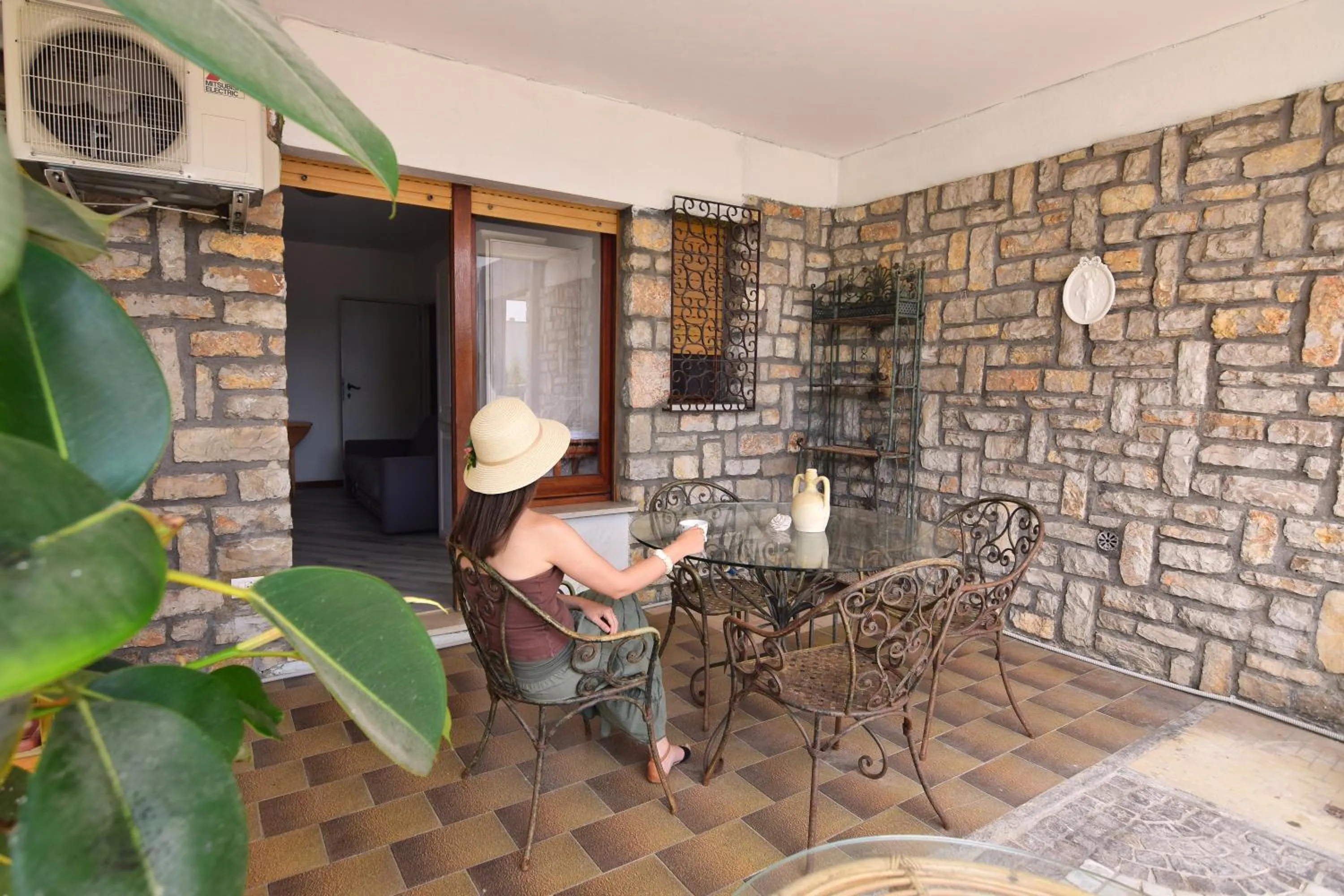 Garden in Un Ospite a Fontania