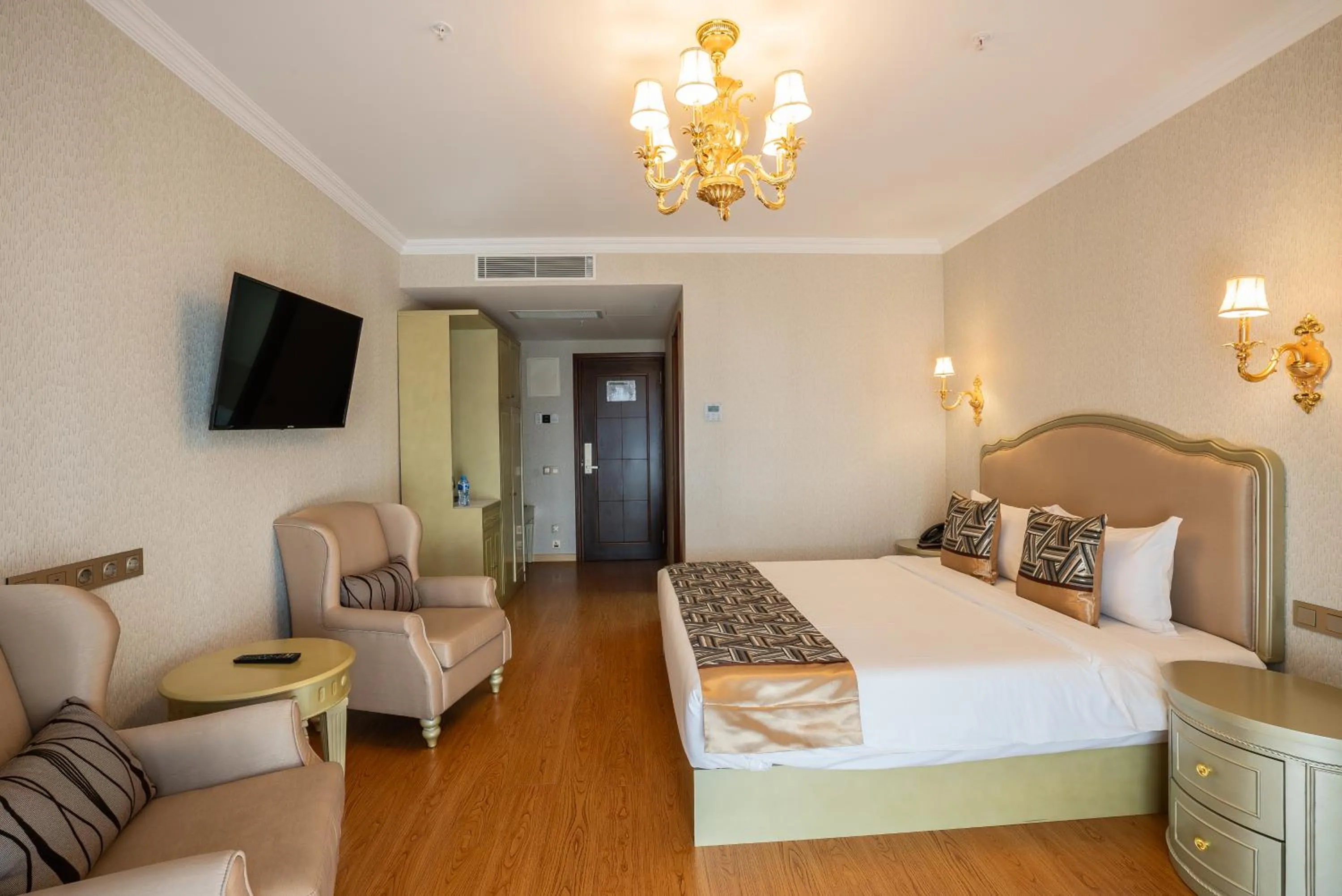 Bedroom, Bed in Panorama Lisi Grand Hotel