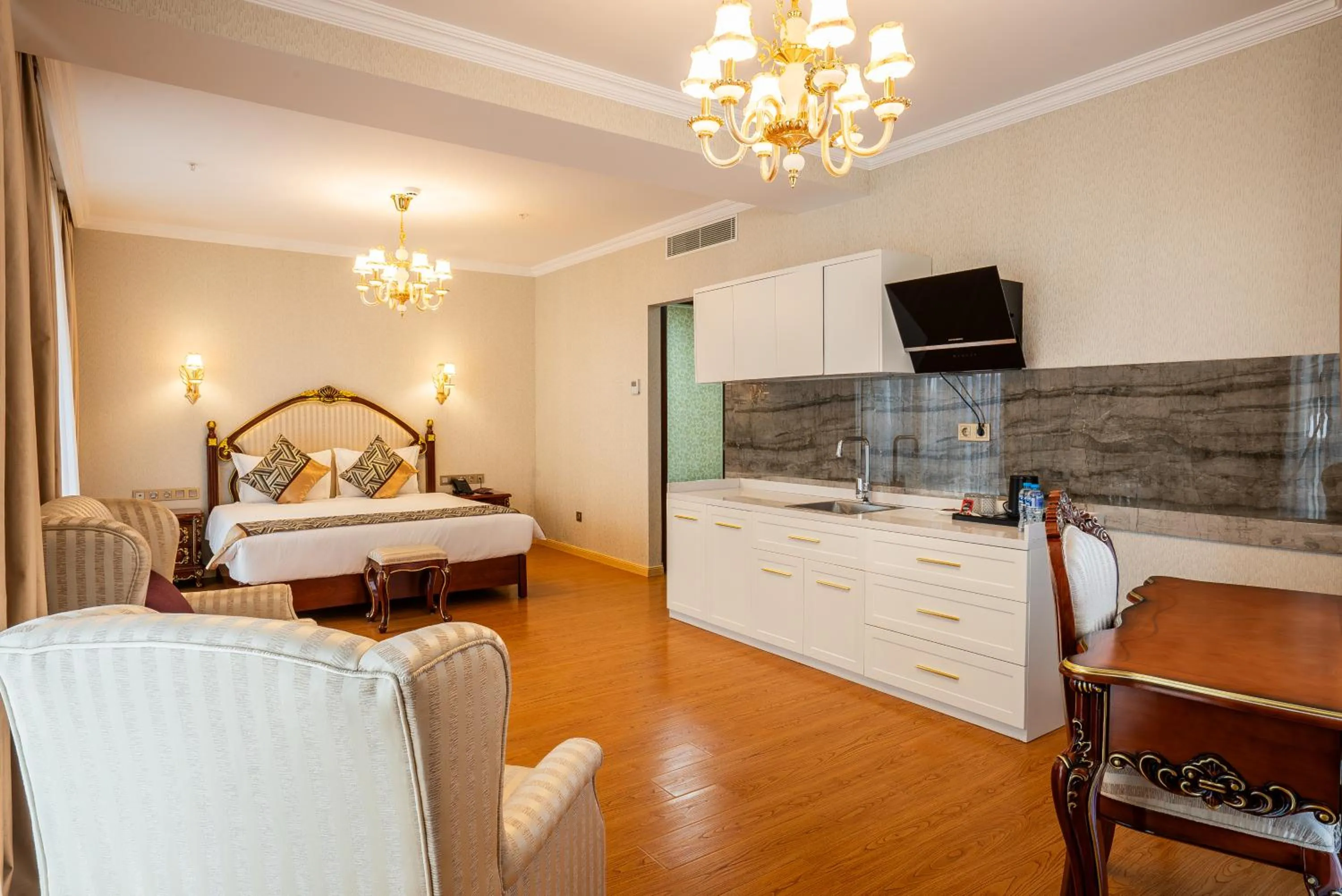 Bedroom, Bed in Panorama Lisi Grand Hotel