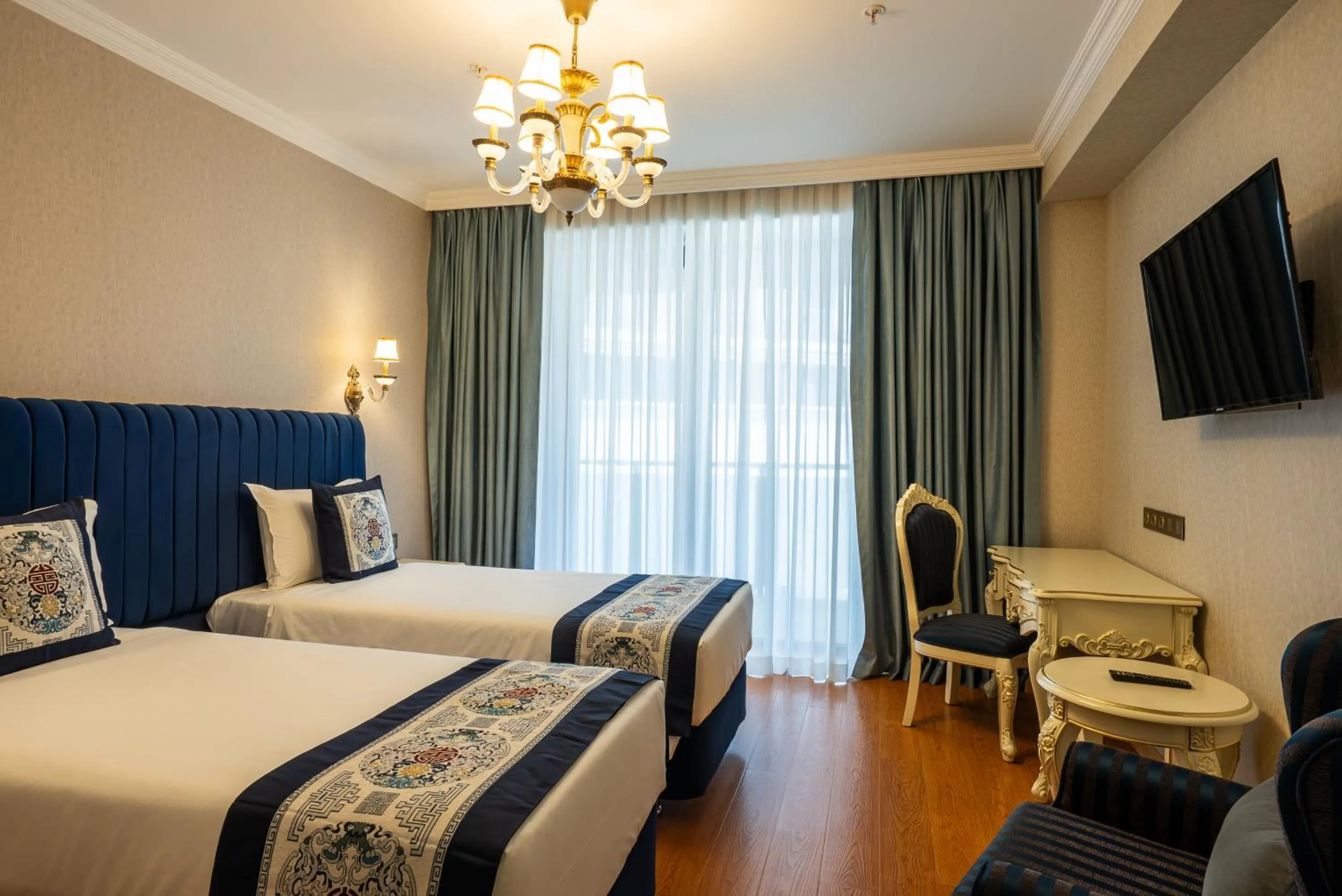 Bed in Panorama Lisi Grand Hotel