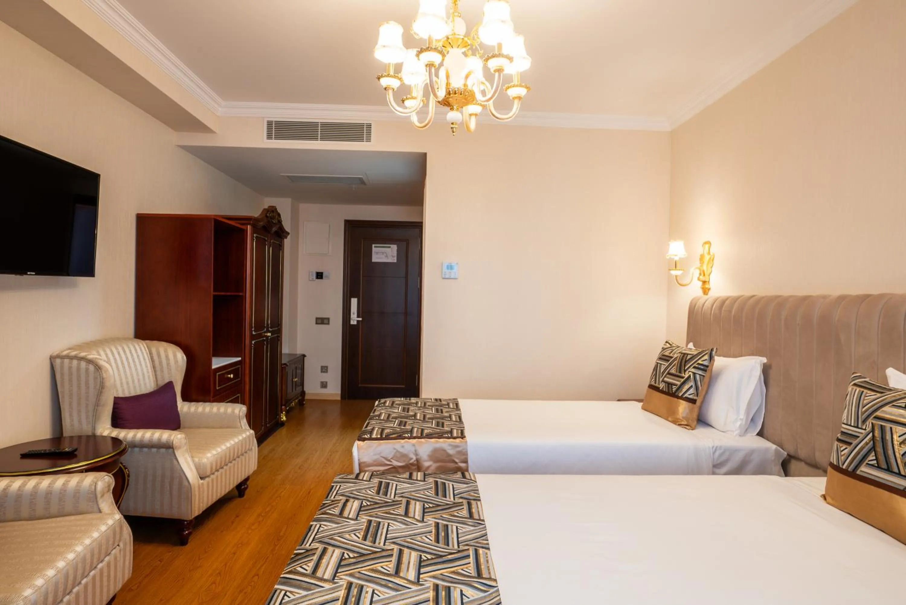 Bedroom, Bed in Panorama Lisi Grand Hotel