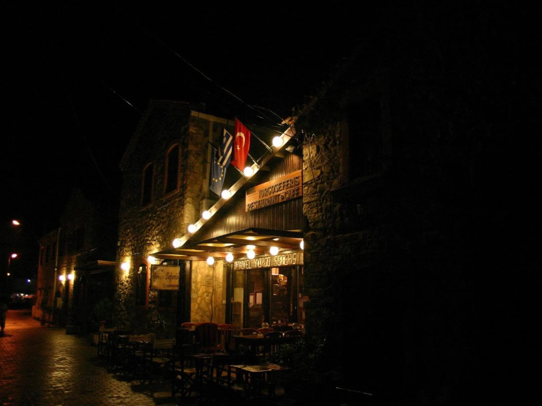 Facade/entrance in Otel Yorgo Seferis