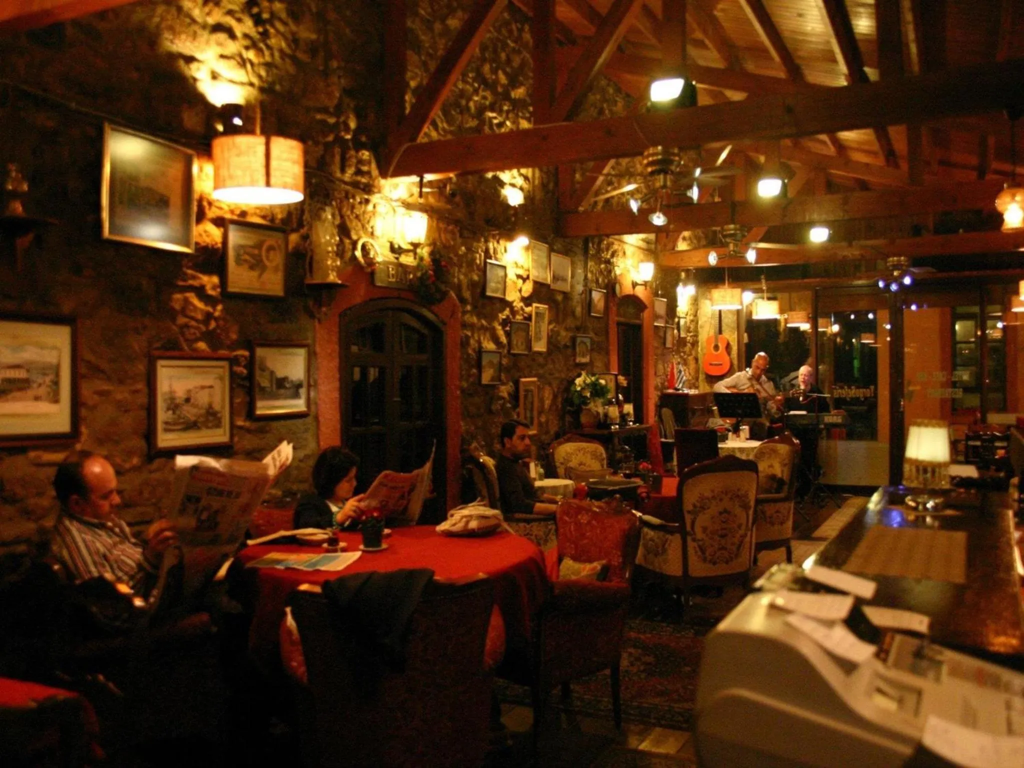 Restaurant/places to eat in Otel Yorgo Seferis