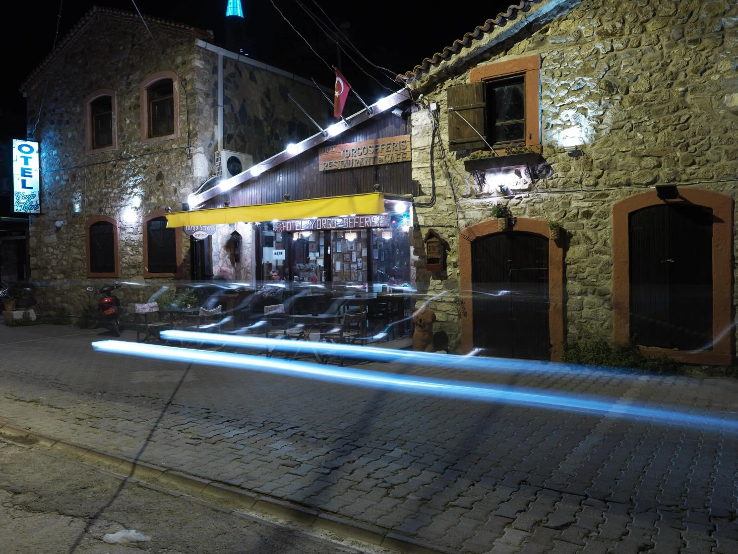 Facade/entrance in Otel Yorgo Seferis