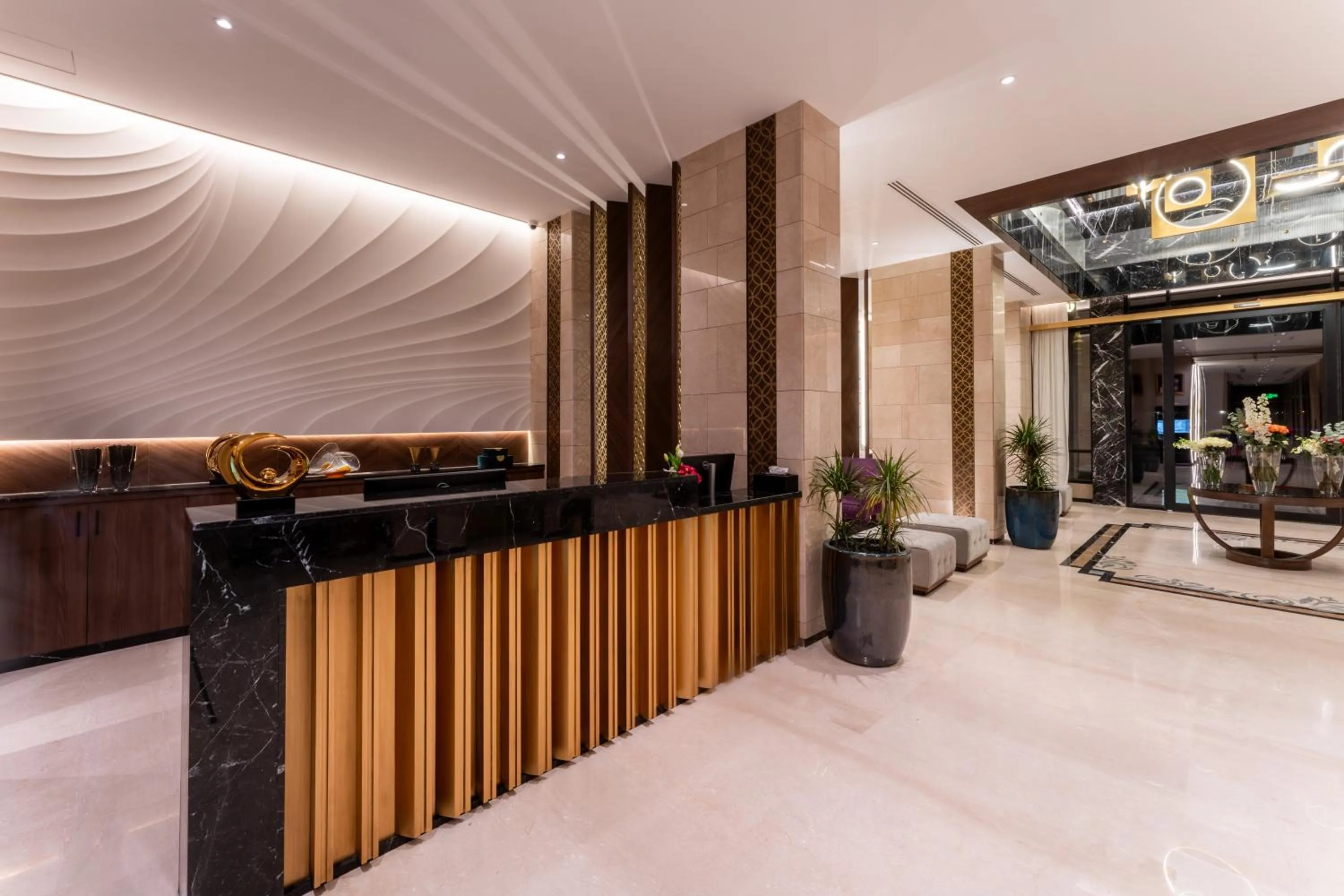 Lobby or reception in Lilac Park Hotel