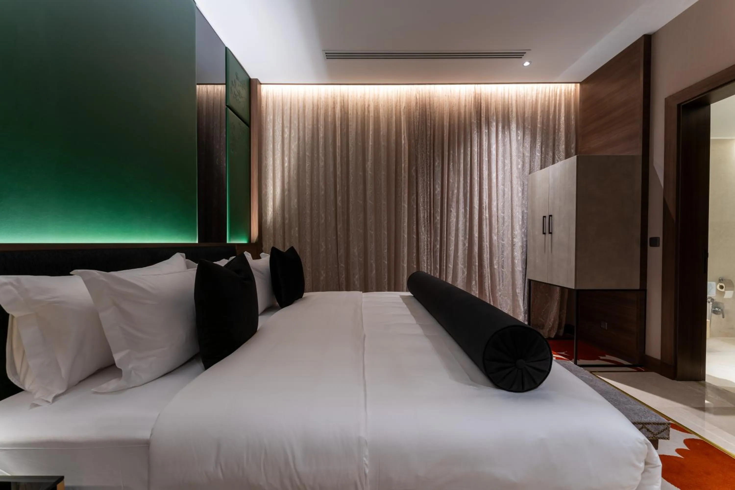 Bedroom, Bed in Lilac Park Hotel