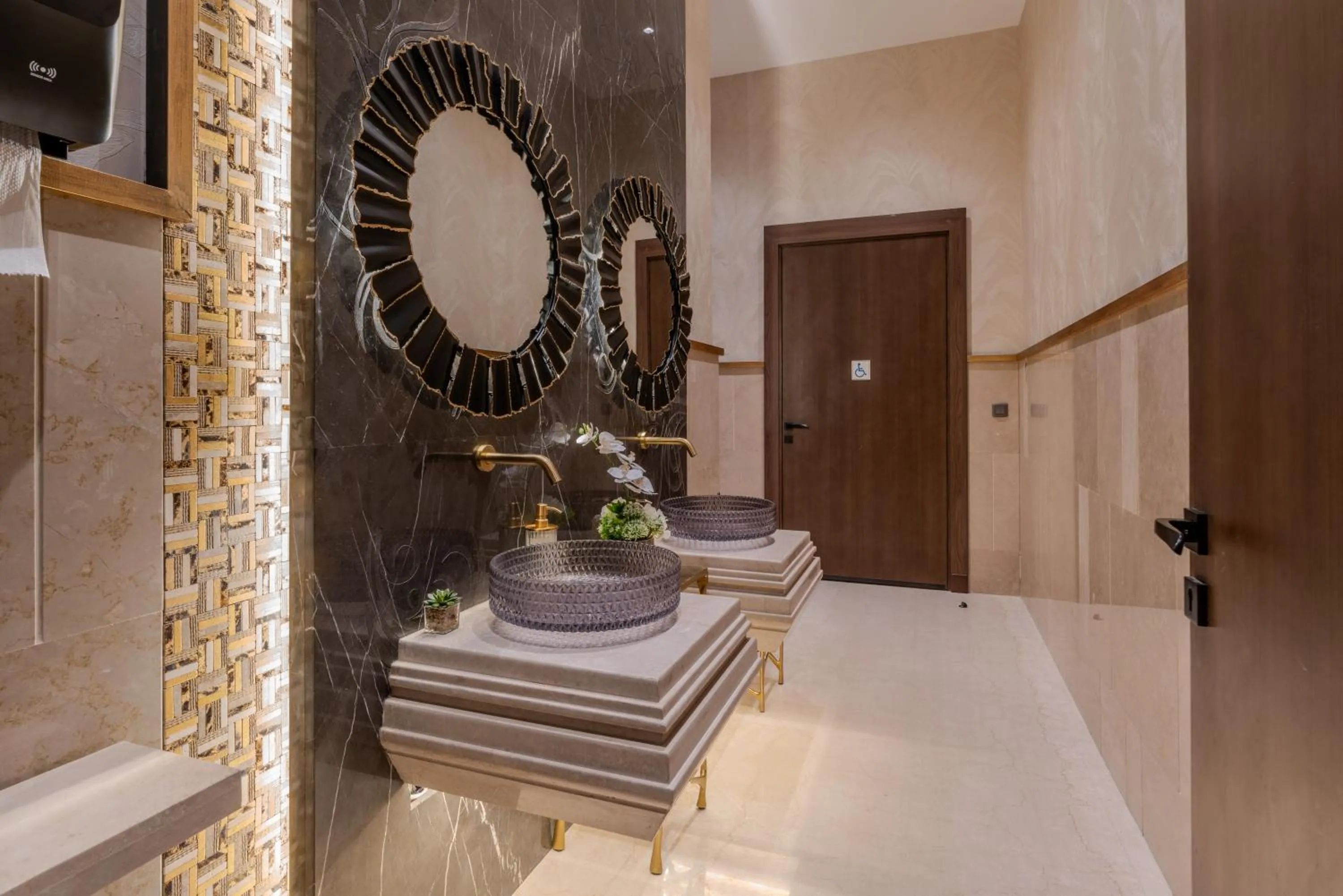 Bathroom in Lilac Park Hotel