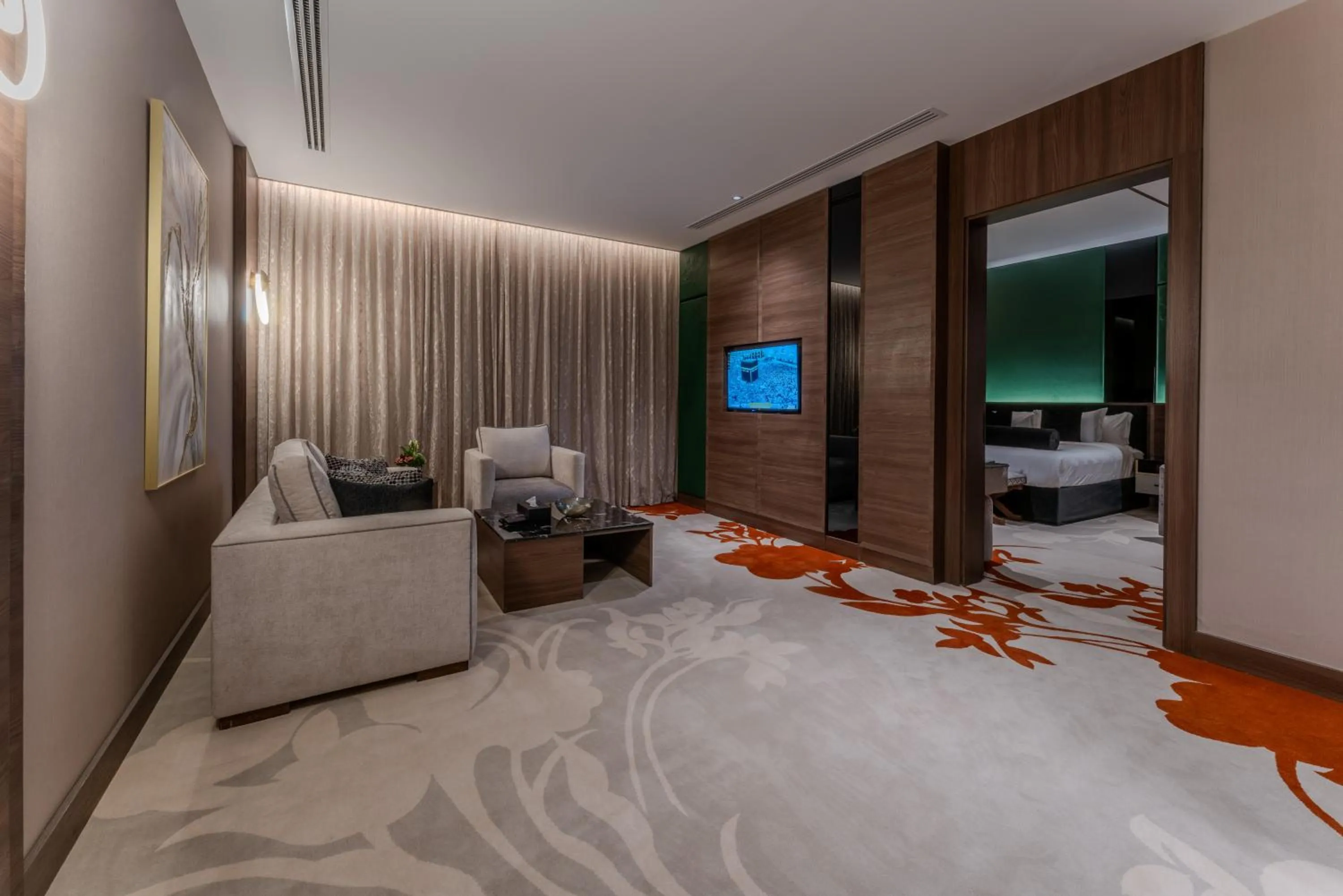 Living room, Bed in Lilac Park Hotel