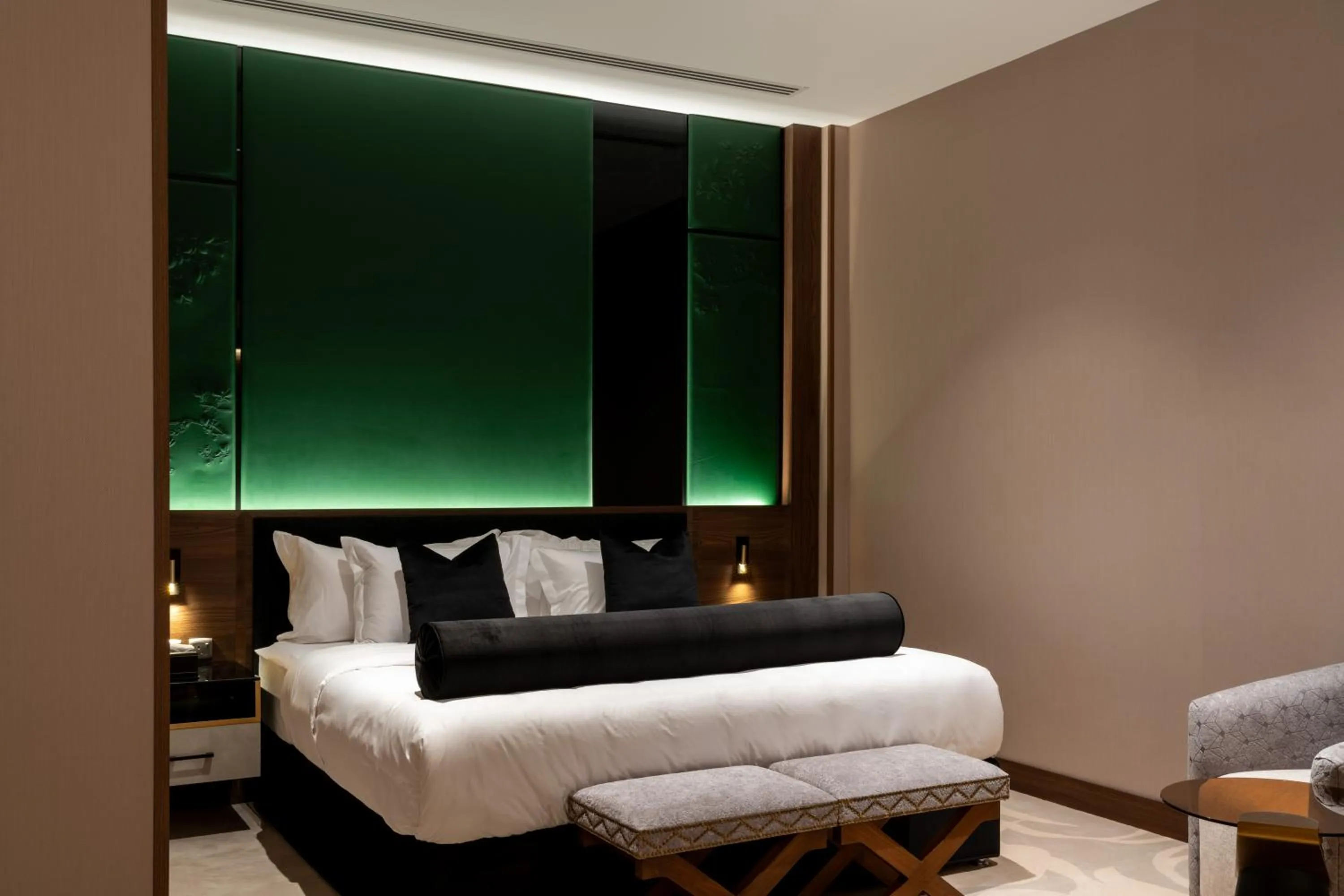 Bed in Lilac Park Hotel