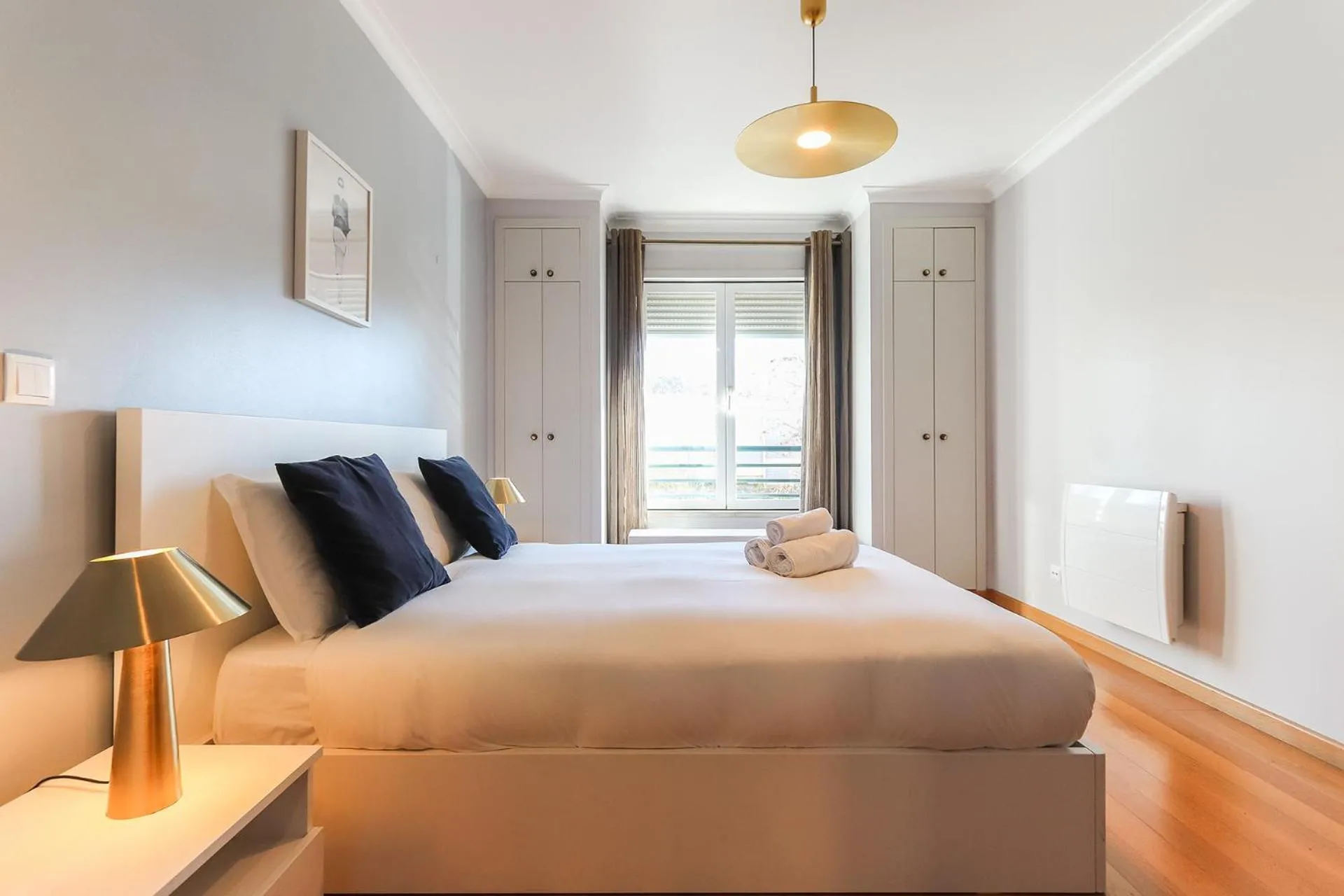 Bed in Telheiras Premium by Homing