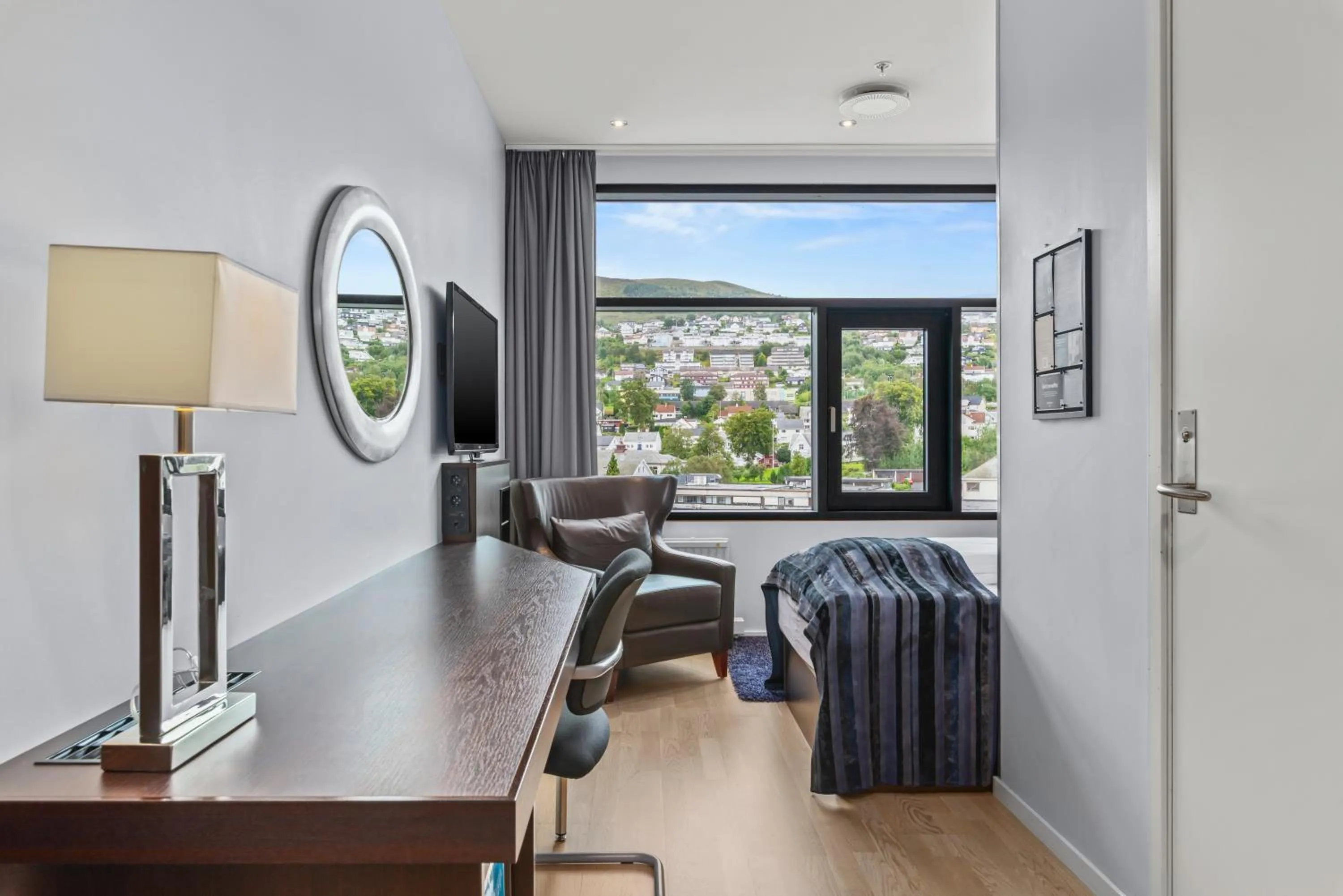 TV and multimedia in Quality Hotel Ulstein