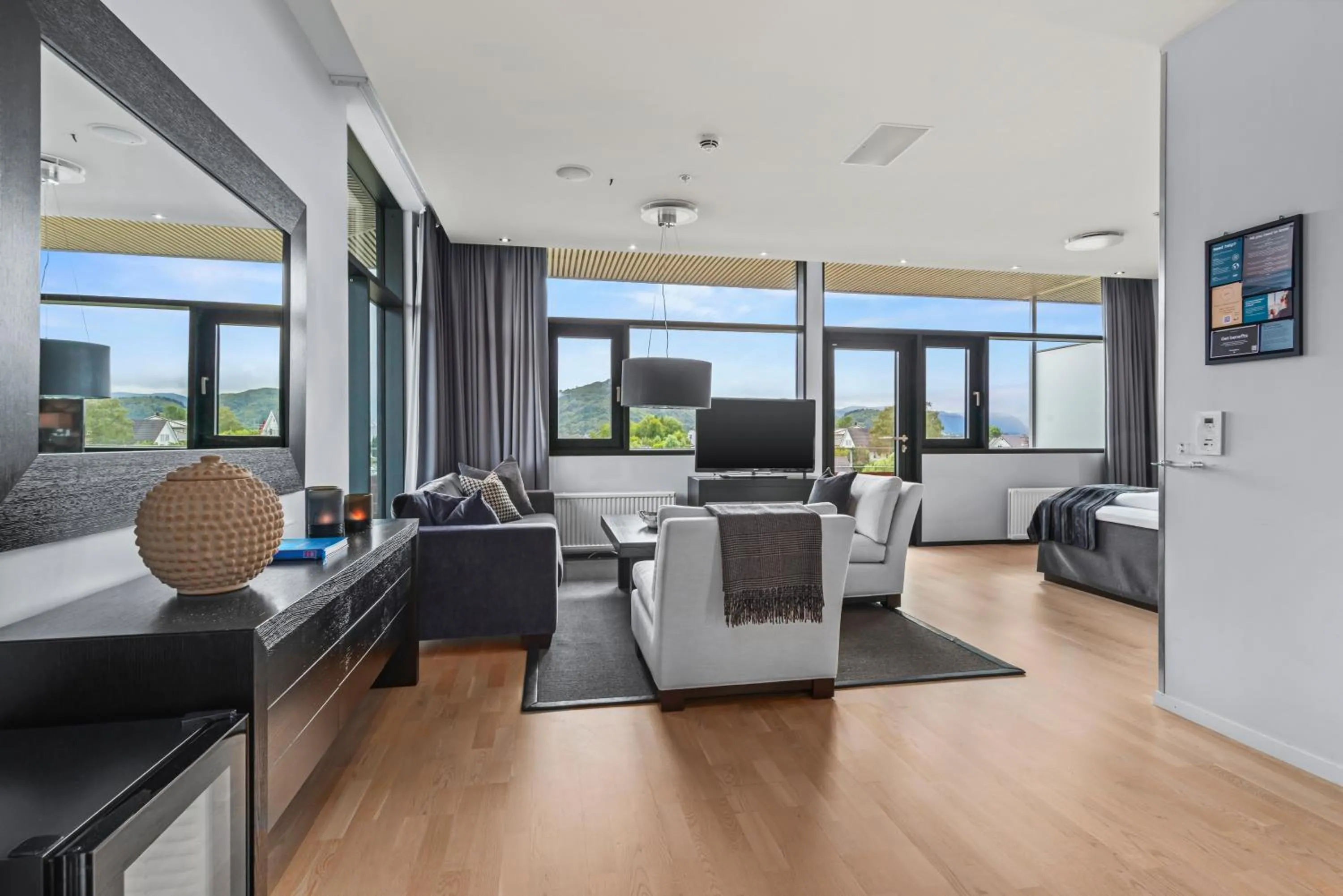 TV and multimedia in Quality Hotel Ulstein