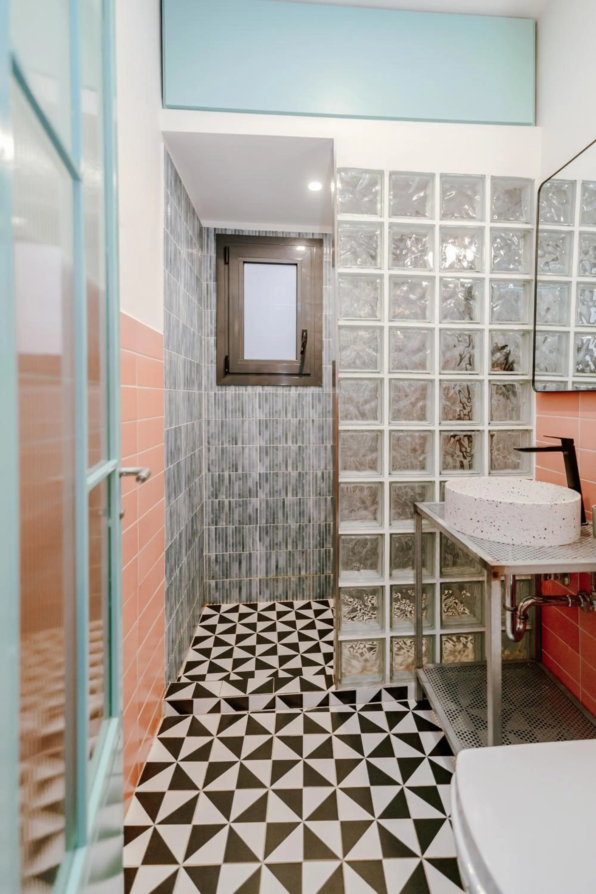 Bathroom in Next door Athens