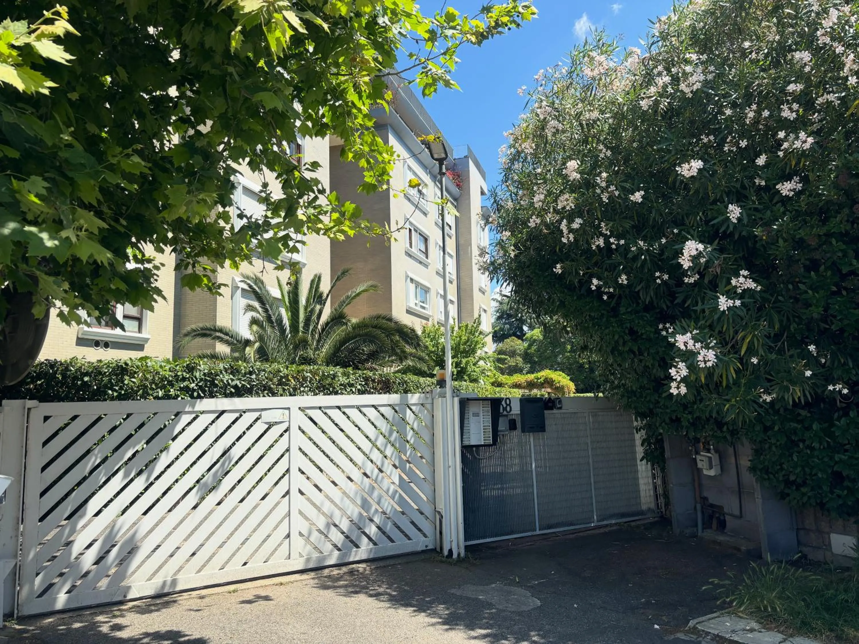 Property building in Aurelia House Garden