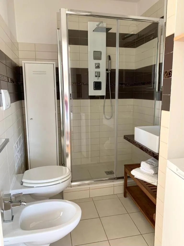 Shower in Aurelia House Garden