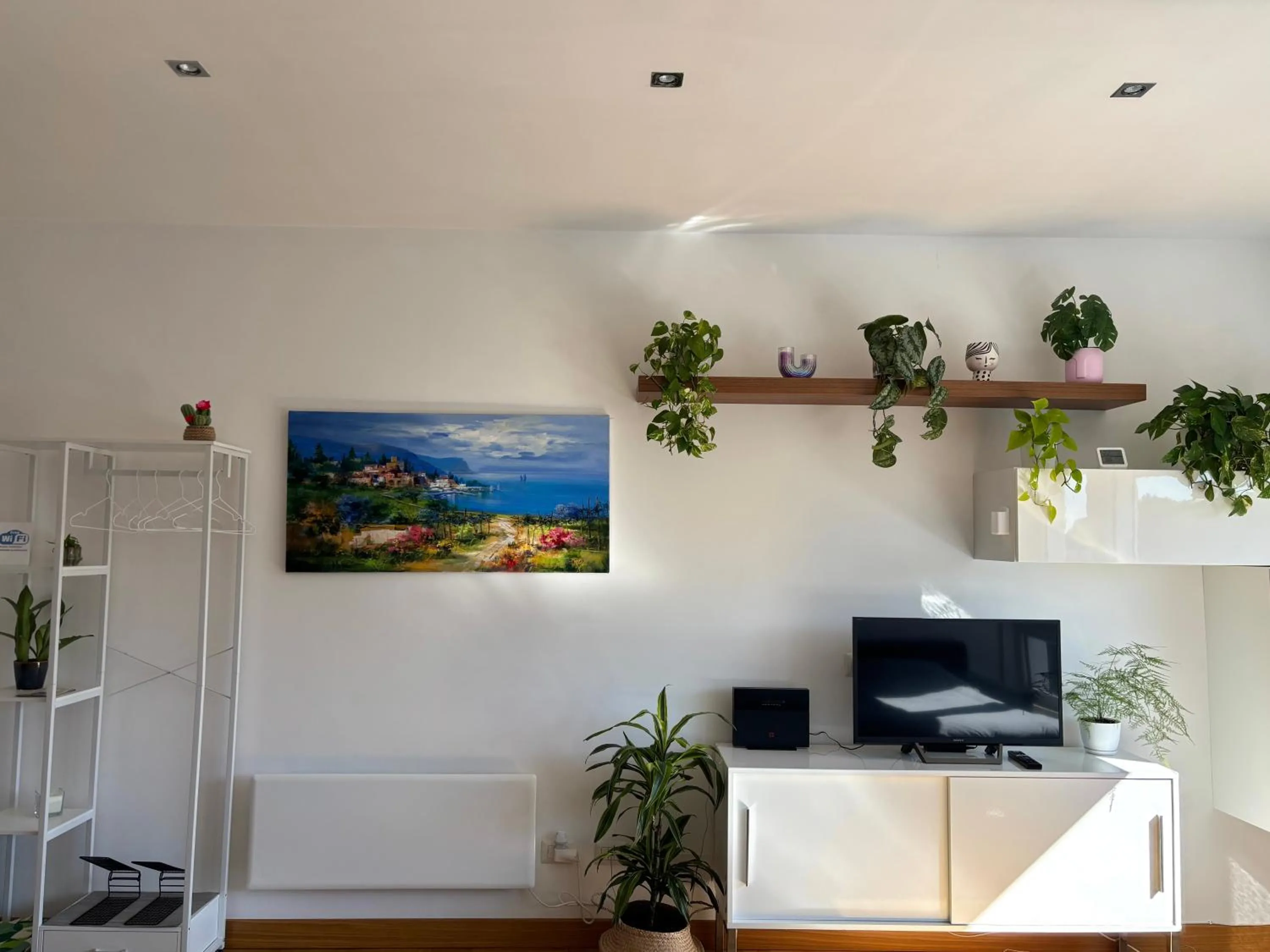 Communal lounge/ TV room in Aurelia House Garden