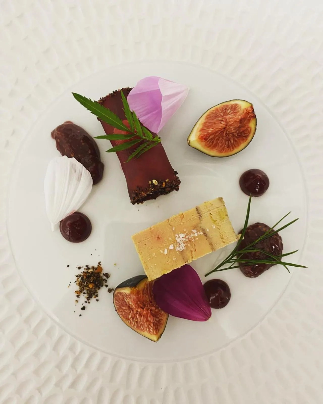 Restaurant/places to eat in Lafarques