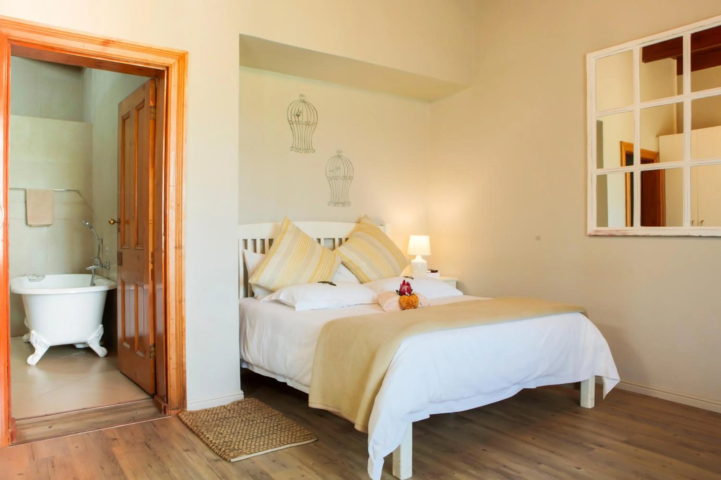 Bed in Skilpadvlei Wine Farm