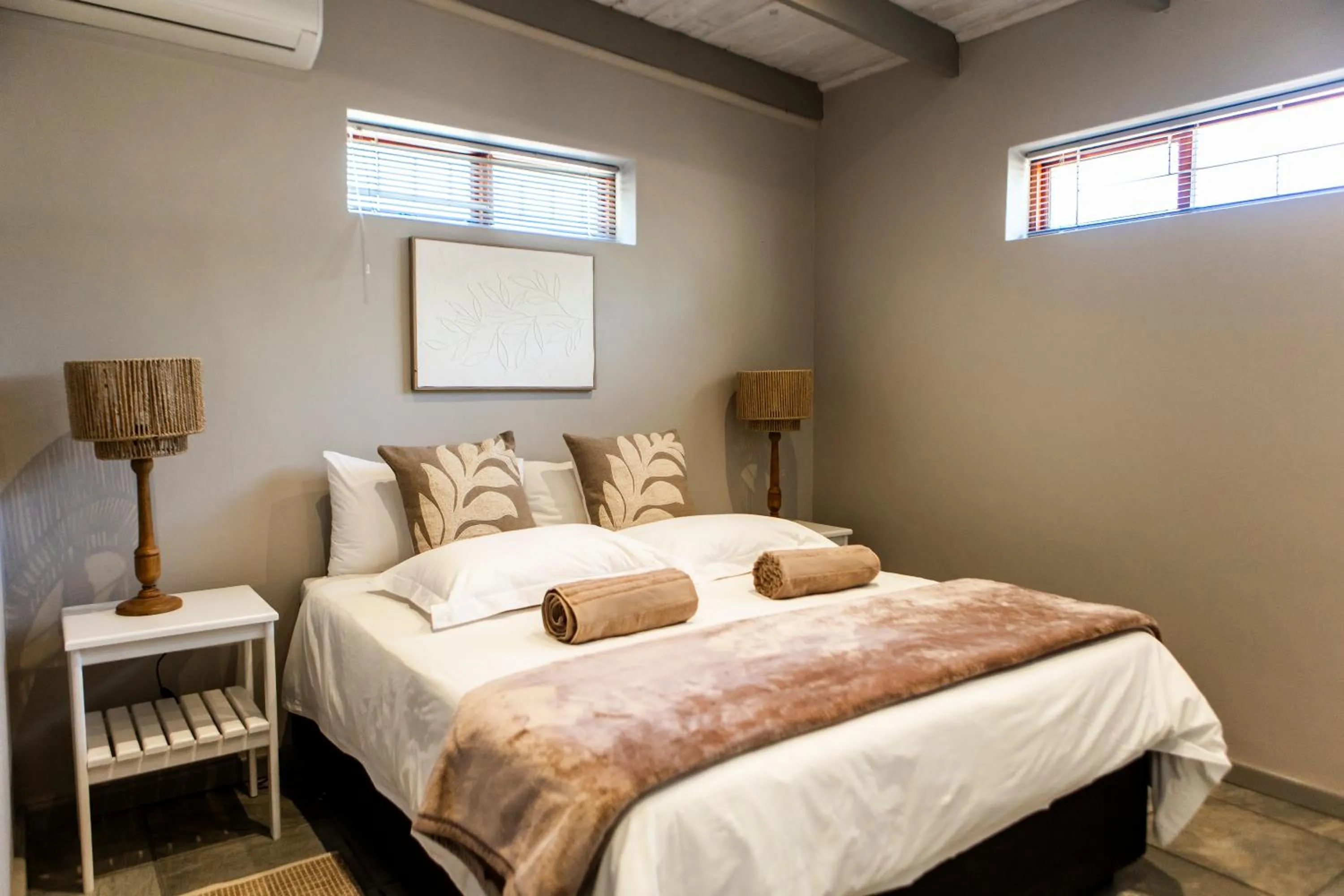 Bed in Skilpadvlei Wine Farm