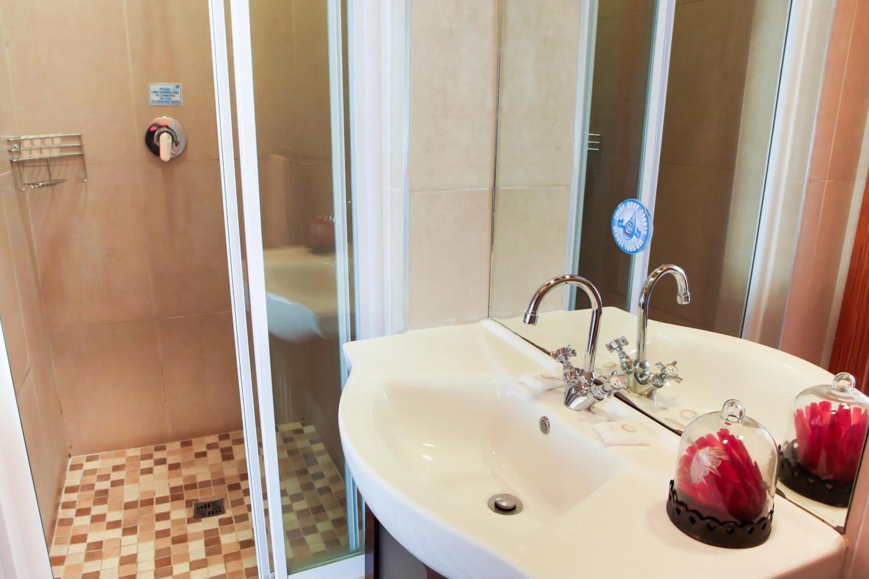 Bathroom in Skilpadvlei Wine Farm