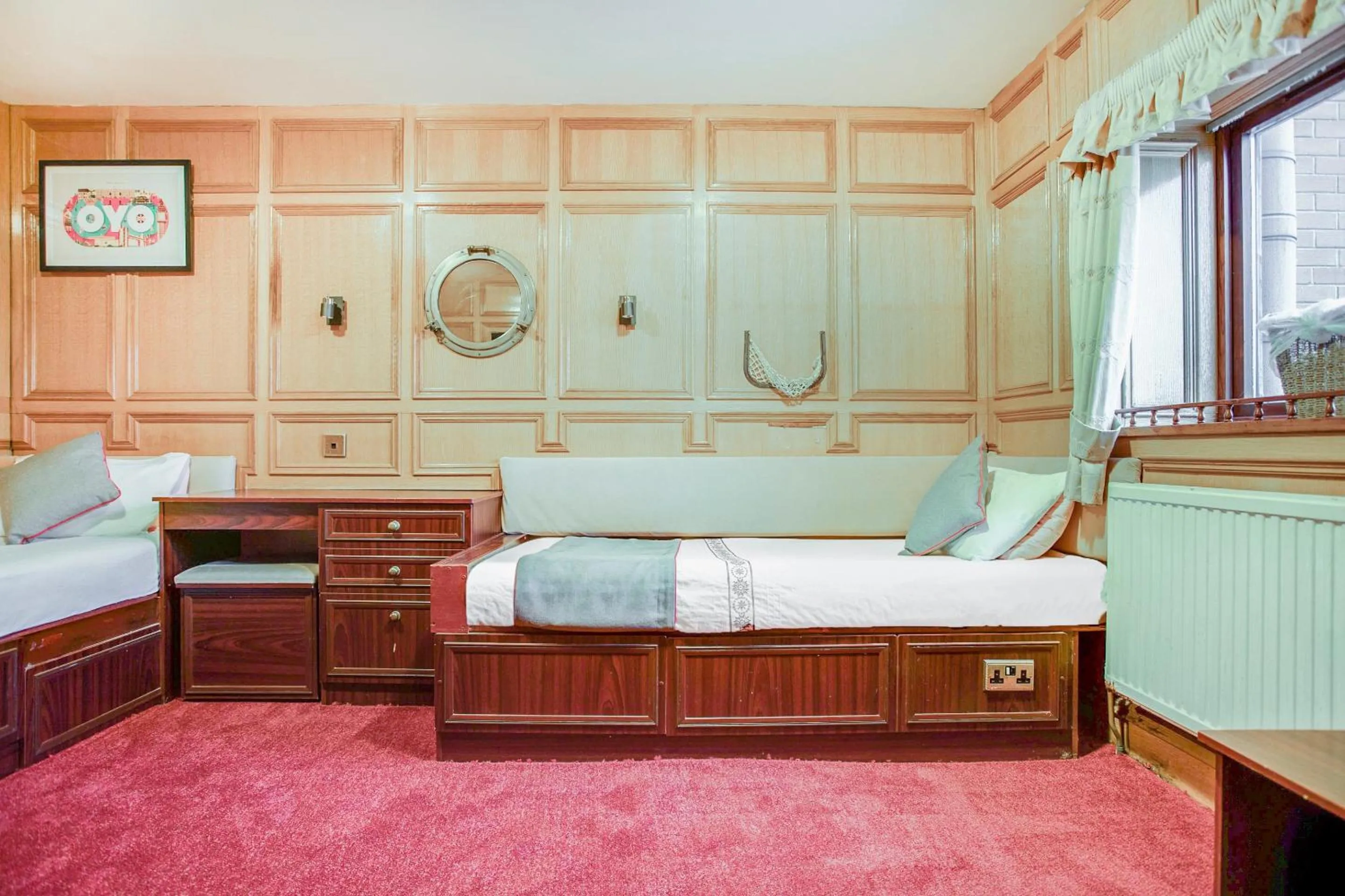 Bedroom, Bed in OYO The Rowers Hotel, Dunston Gateshead