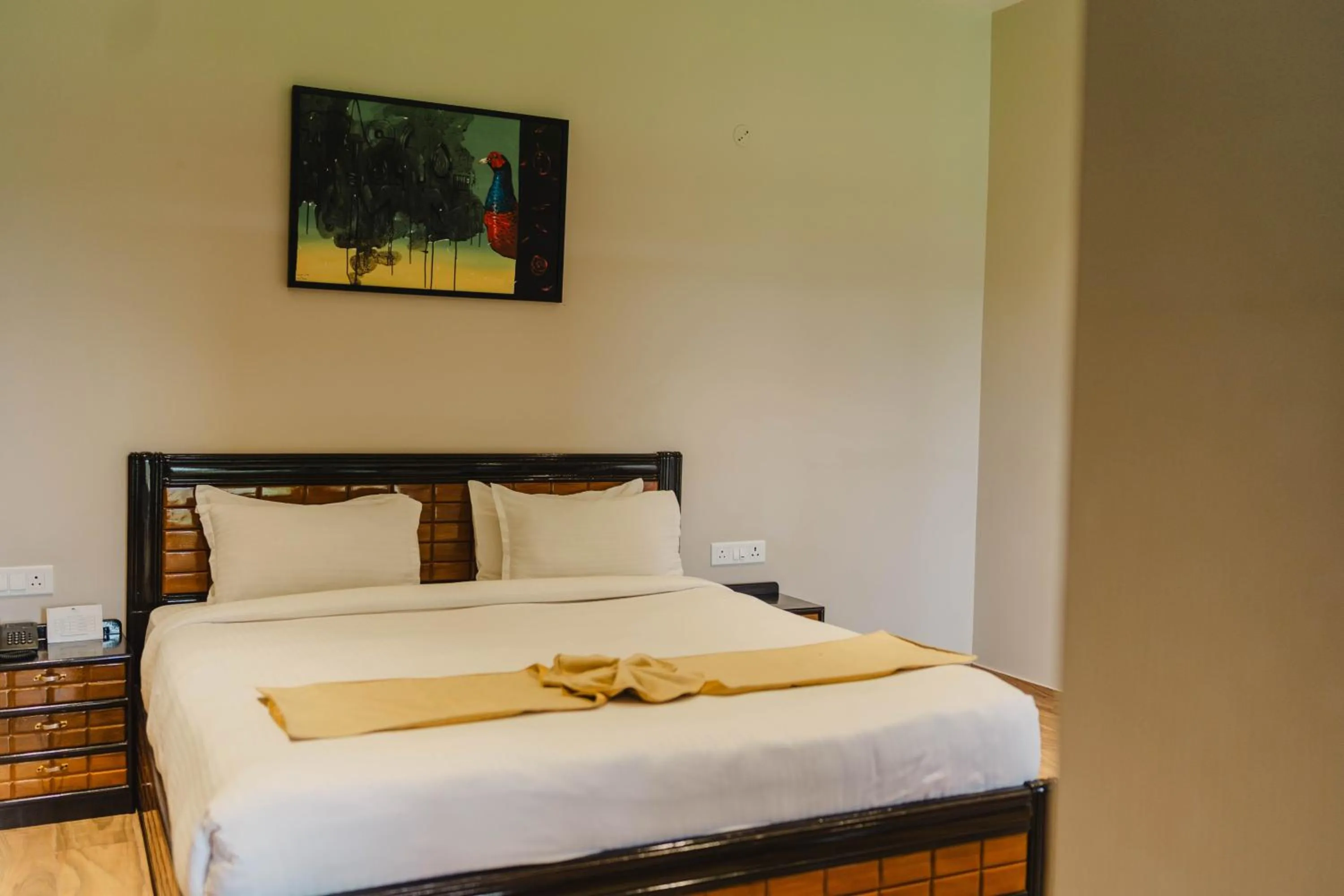 Bedroom, Bed in Finn's Weaver Resort, Kaziranga