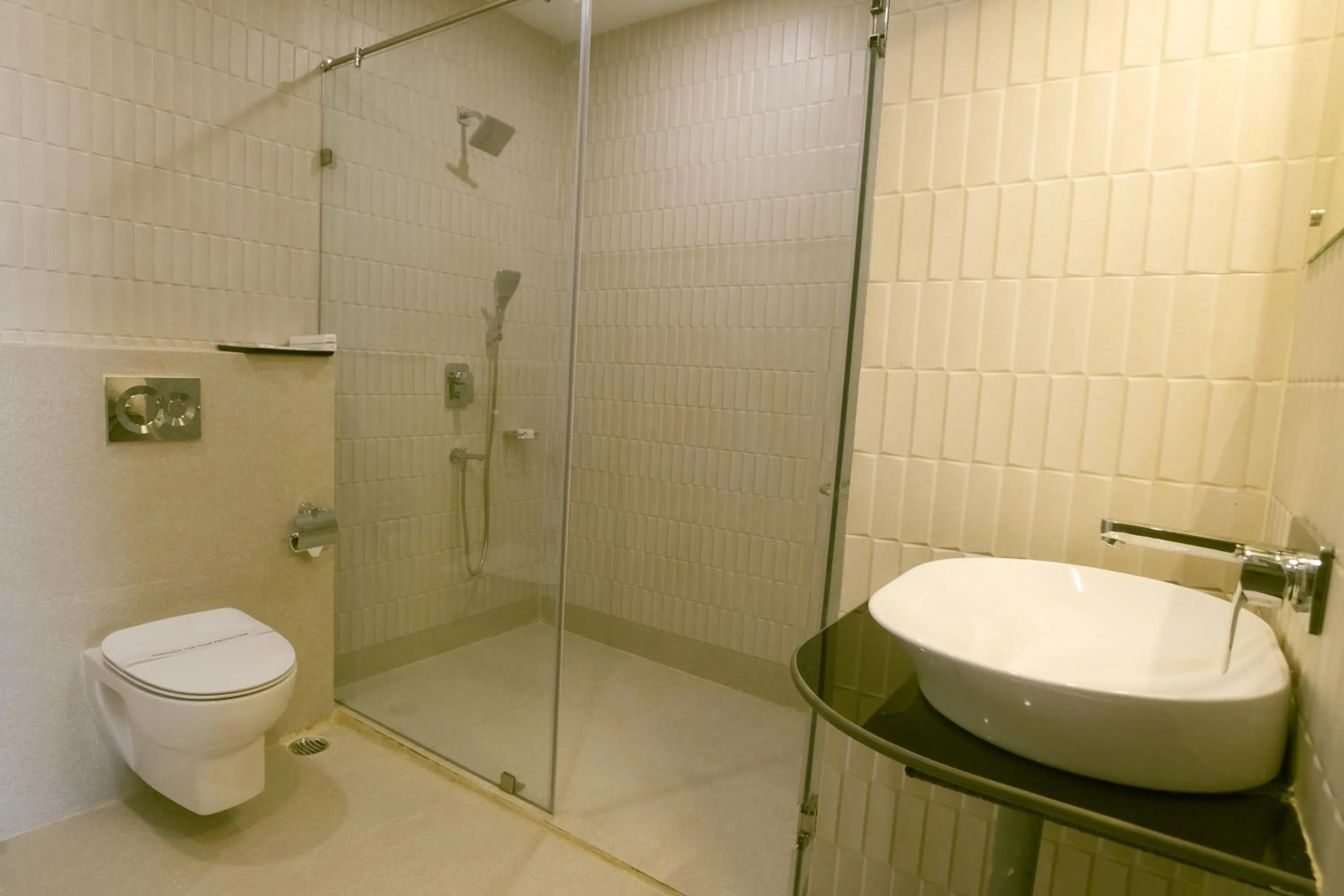 Bathroom in Finn's Weaver Resort, Kaziranga