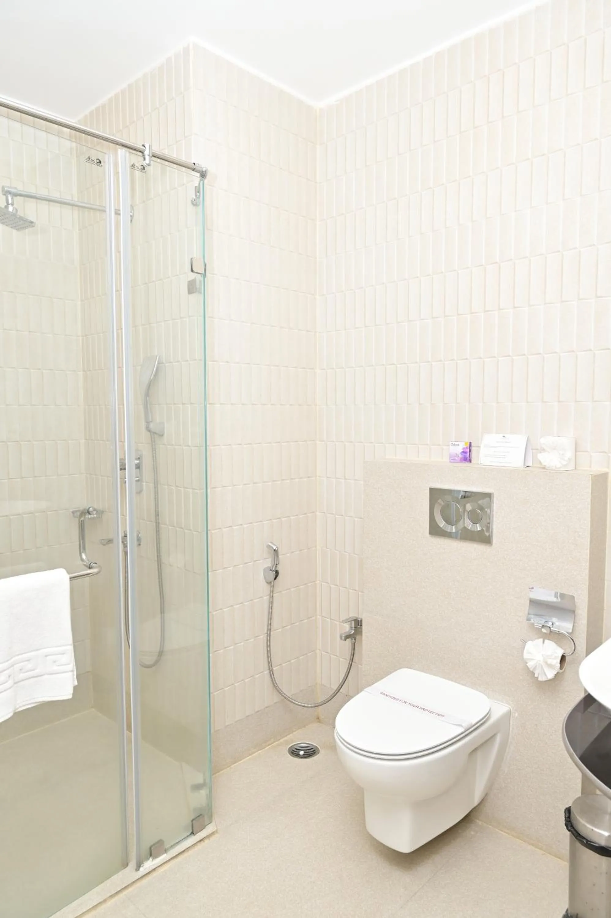 Bathroom in Finn's Weaver Resort, Kaziranga