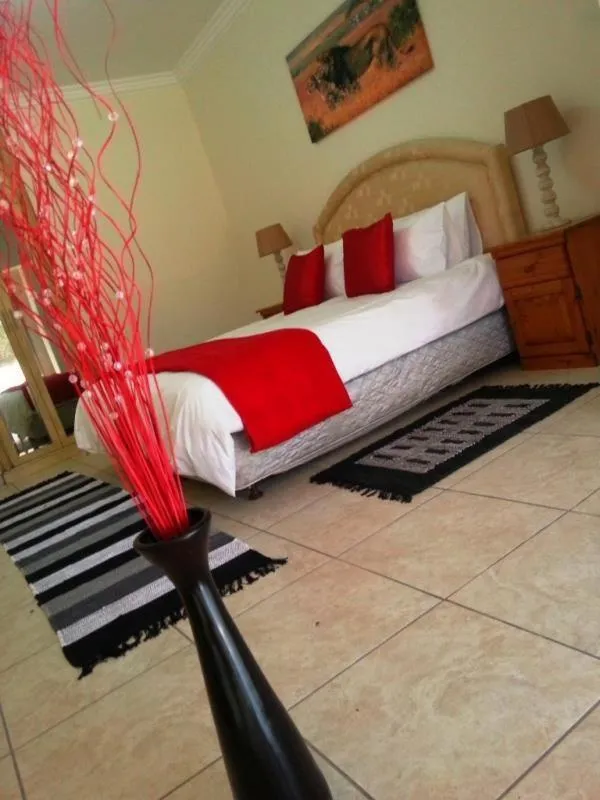 Decorative detail, Bed in Anka Lodge