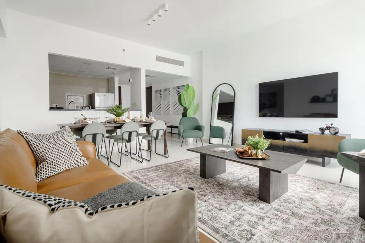 Frank Porter - Marina Blue - Marina Square, Abu Dhabi