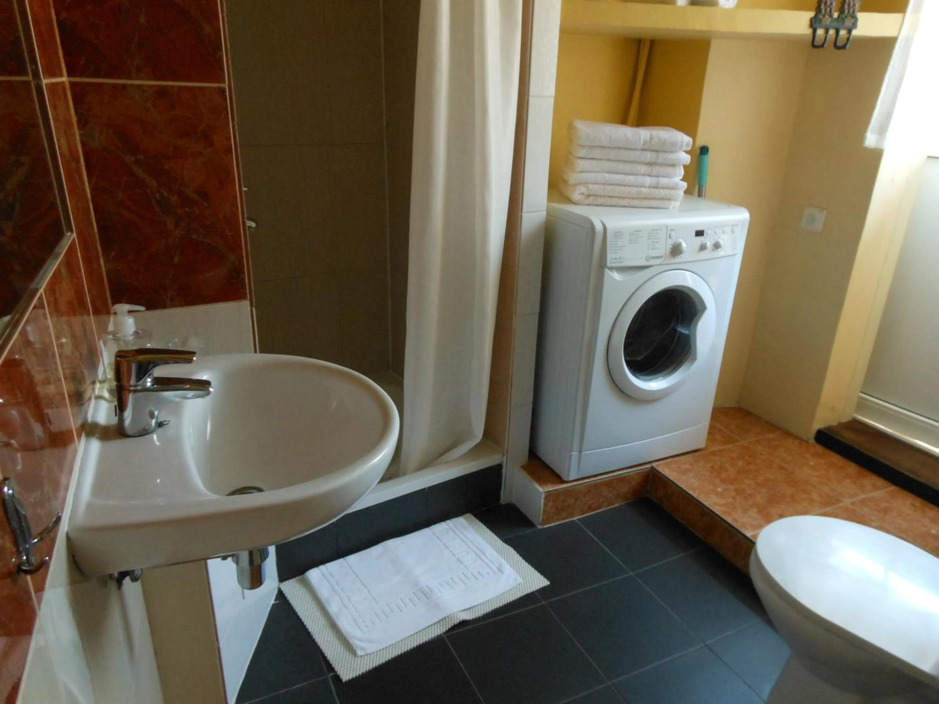 Bathroom in Daukanto Apartments