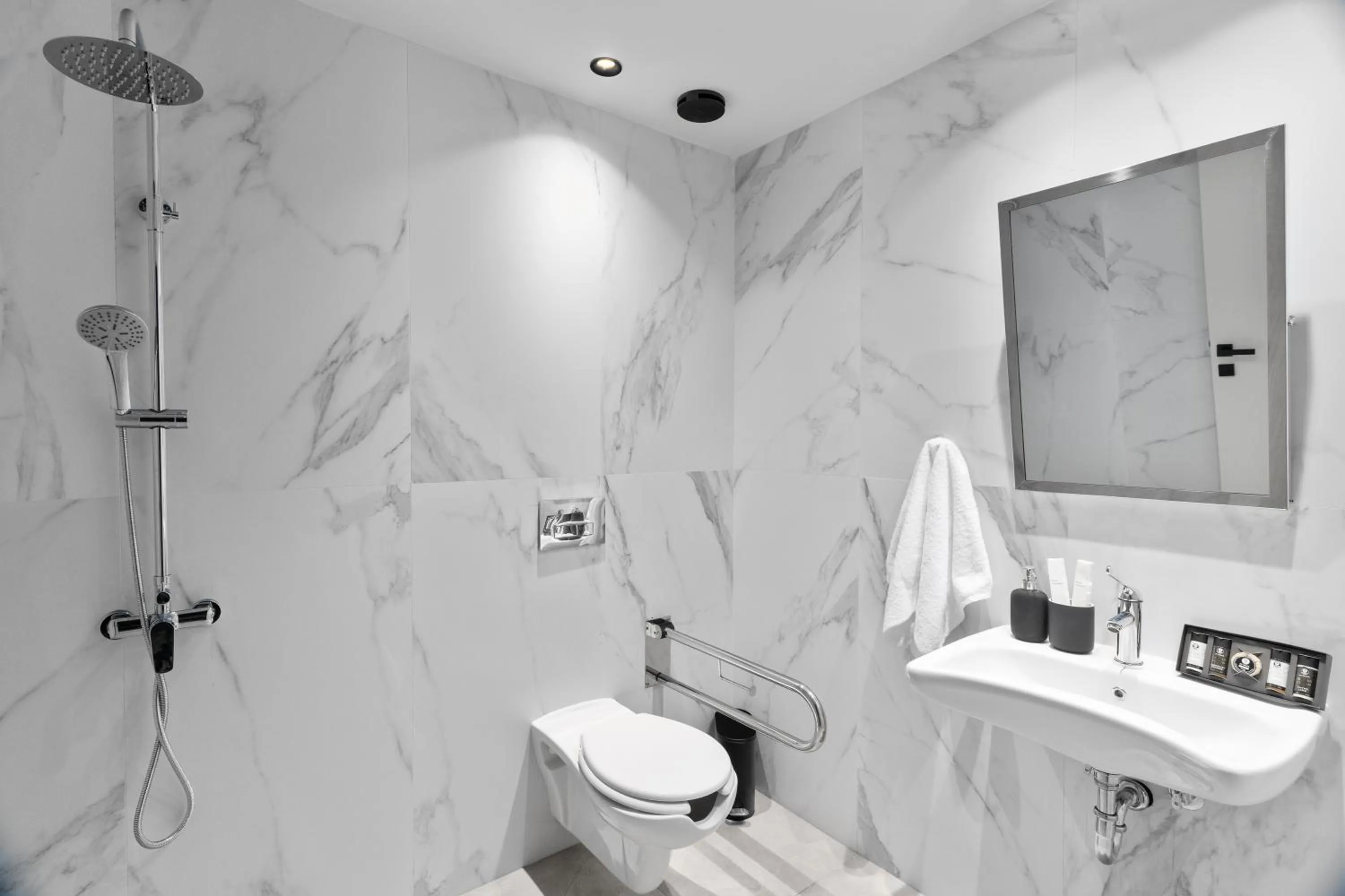 Bathroom in Azur Hotel Volos