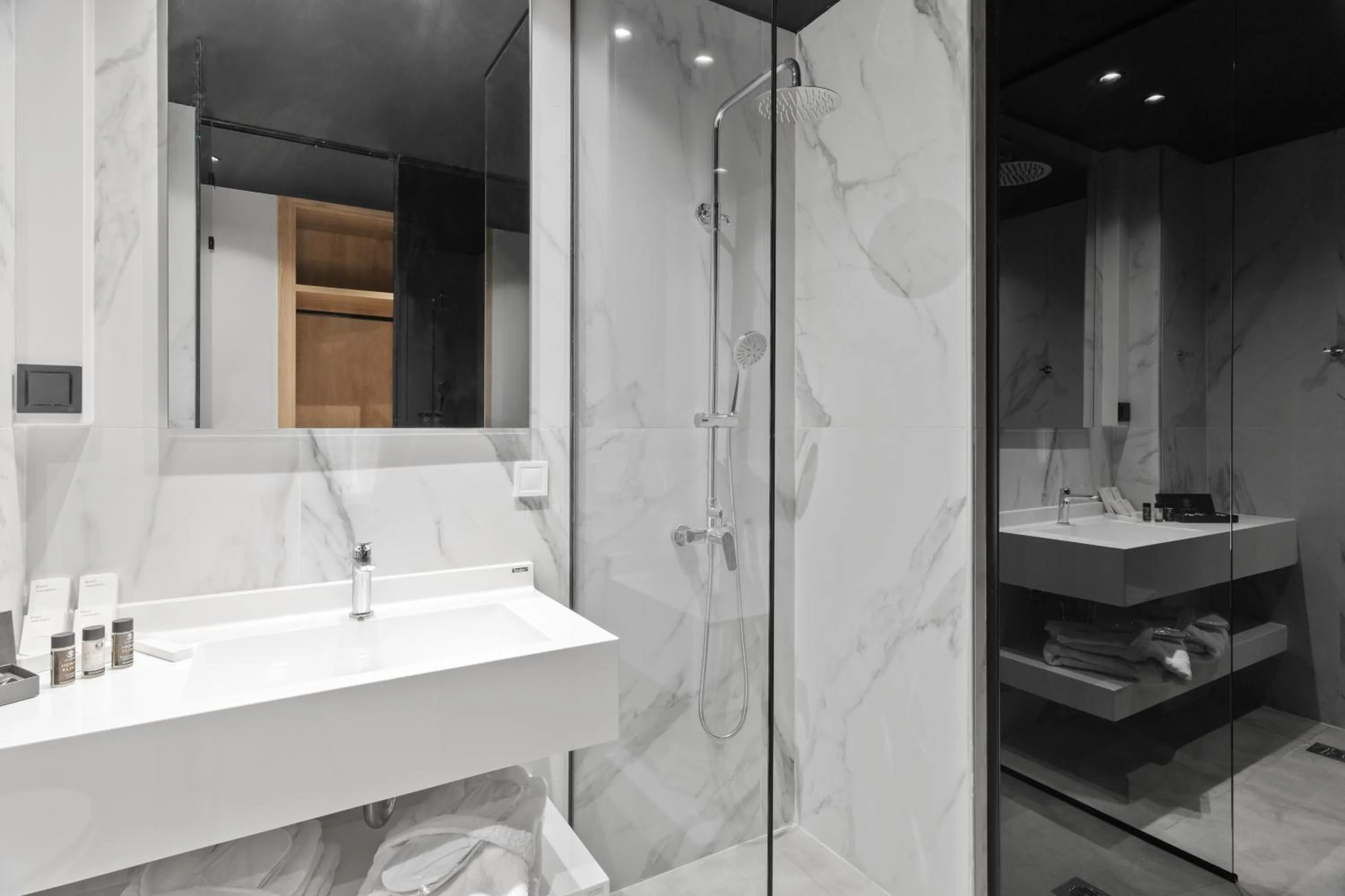 Bathroom in Azur Hotel Volos