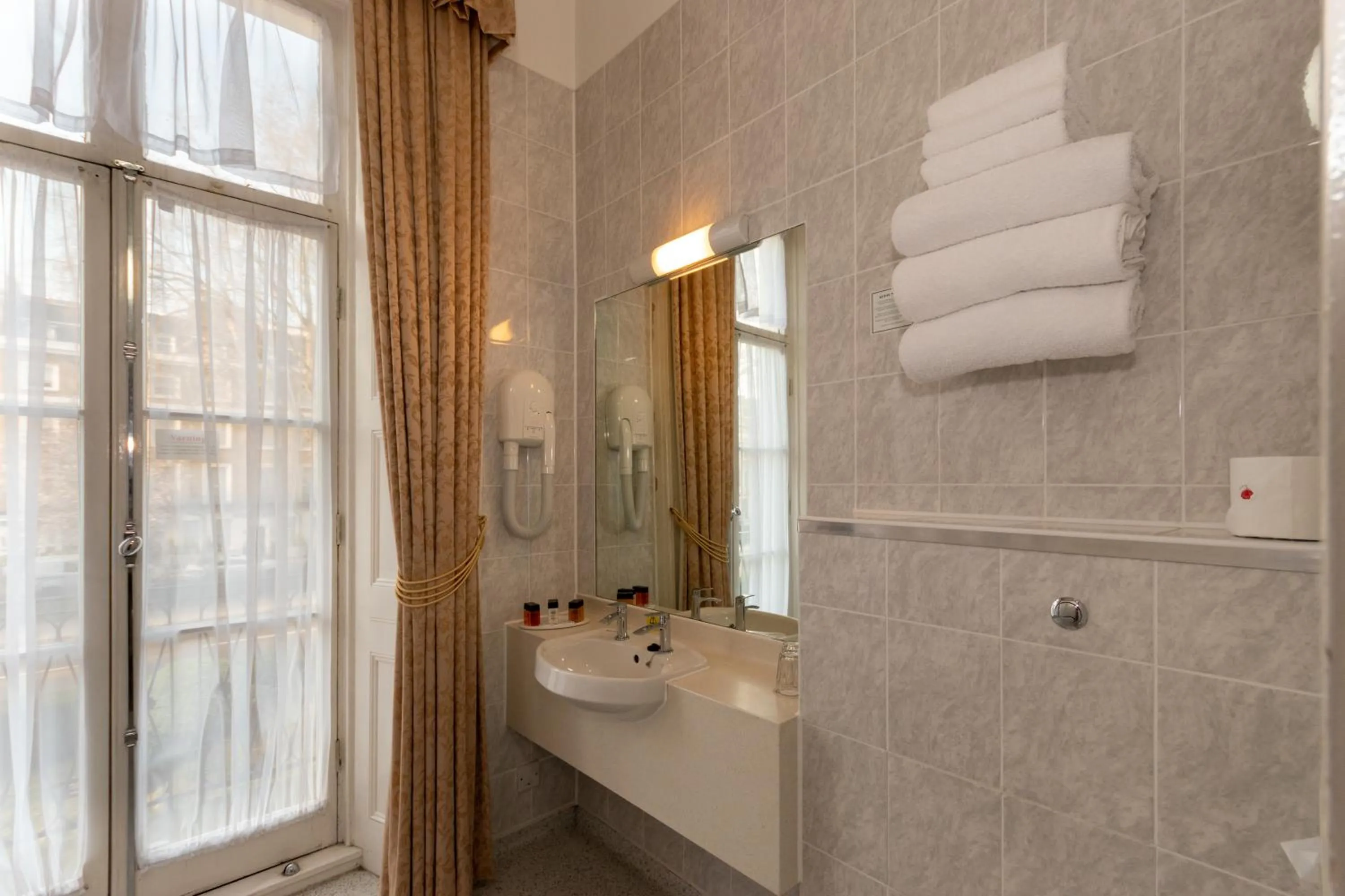 Bathroom in The Darlington Hyde Park