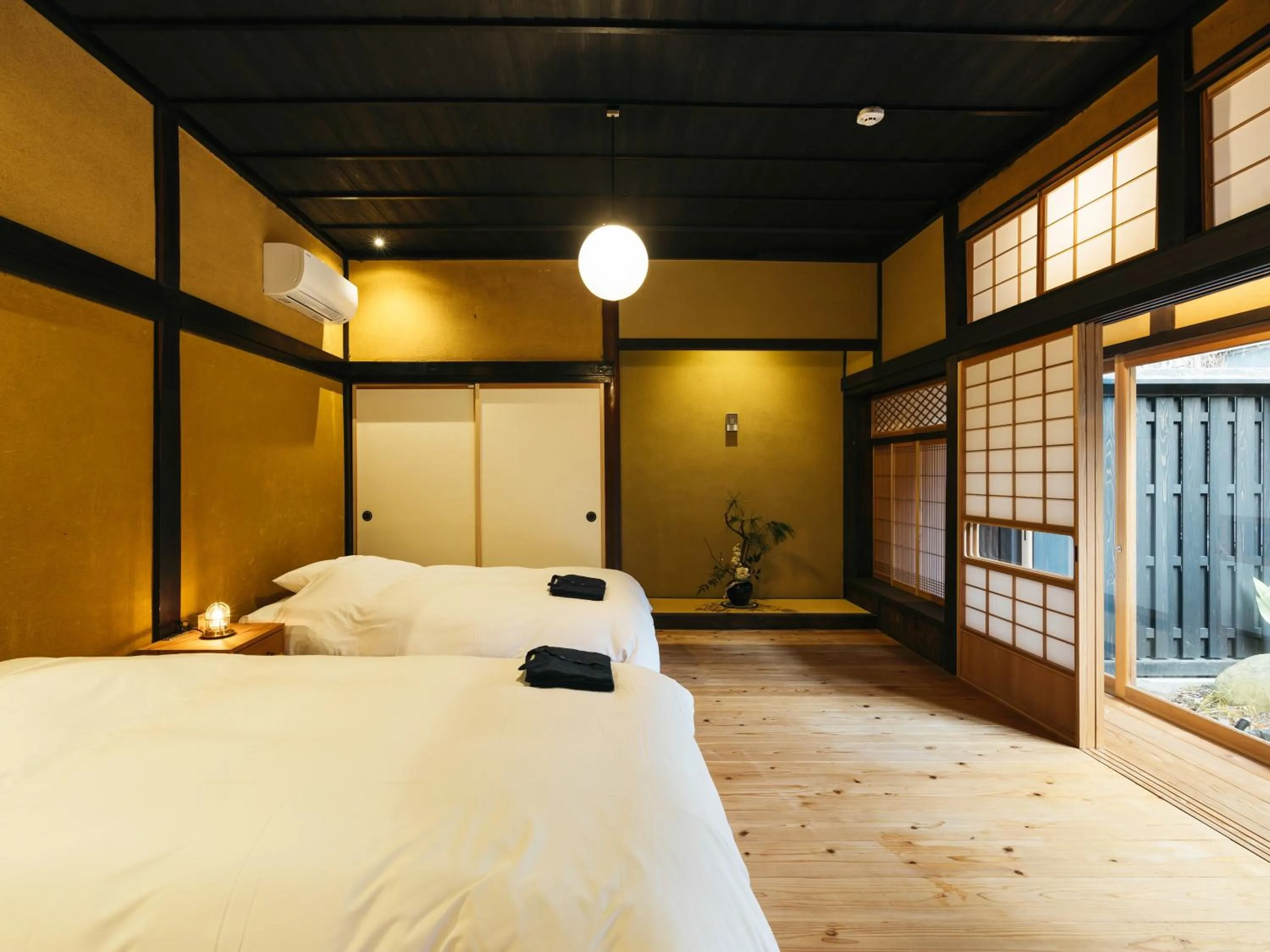 Photo of the whole room, Bed in RITA Izumo Sagiura