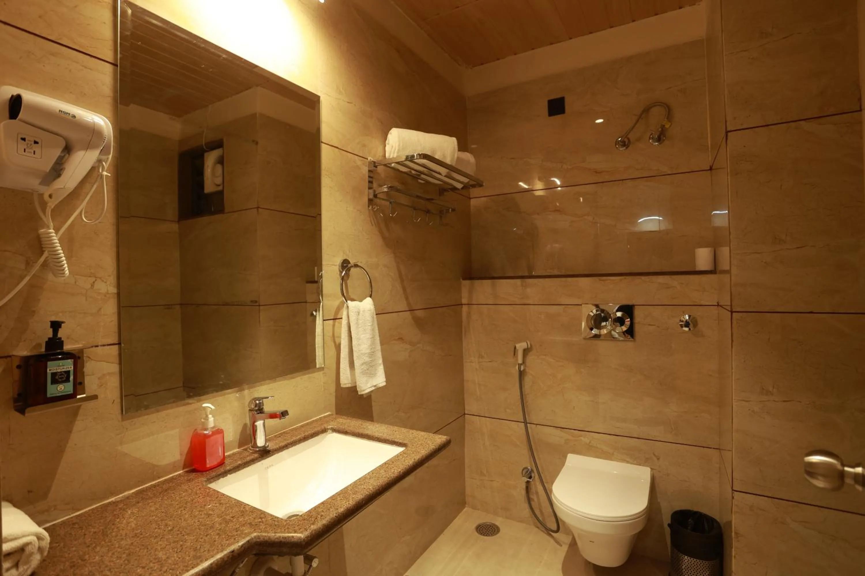 Hotel Taviral Regency