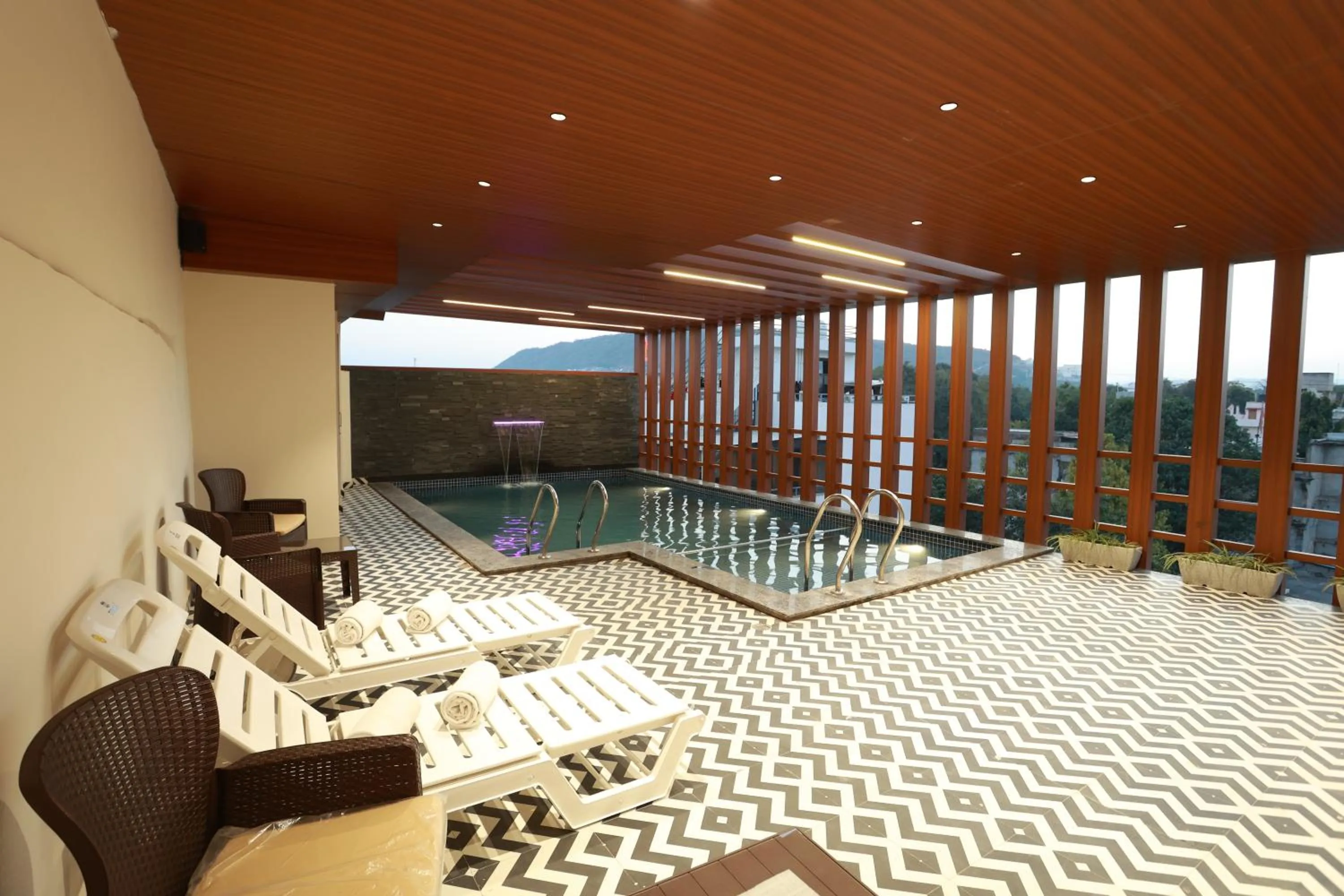 Hotel Taviral Regency