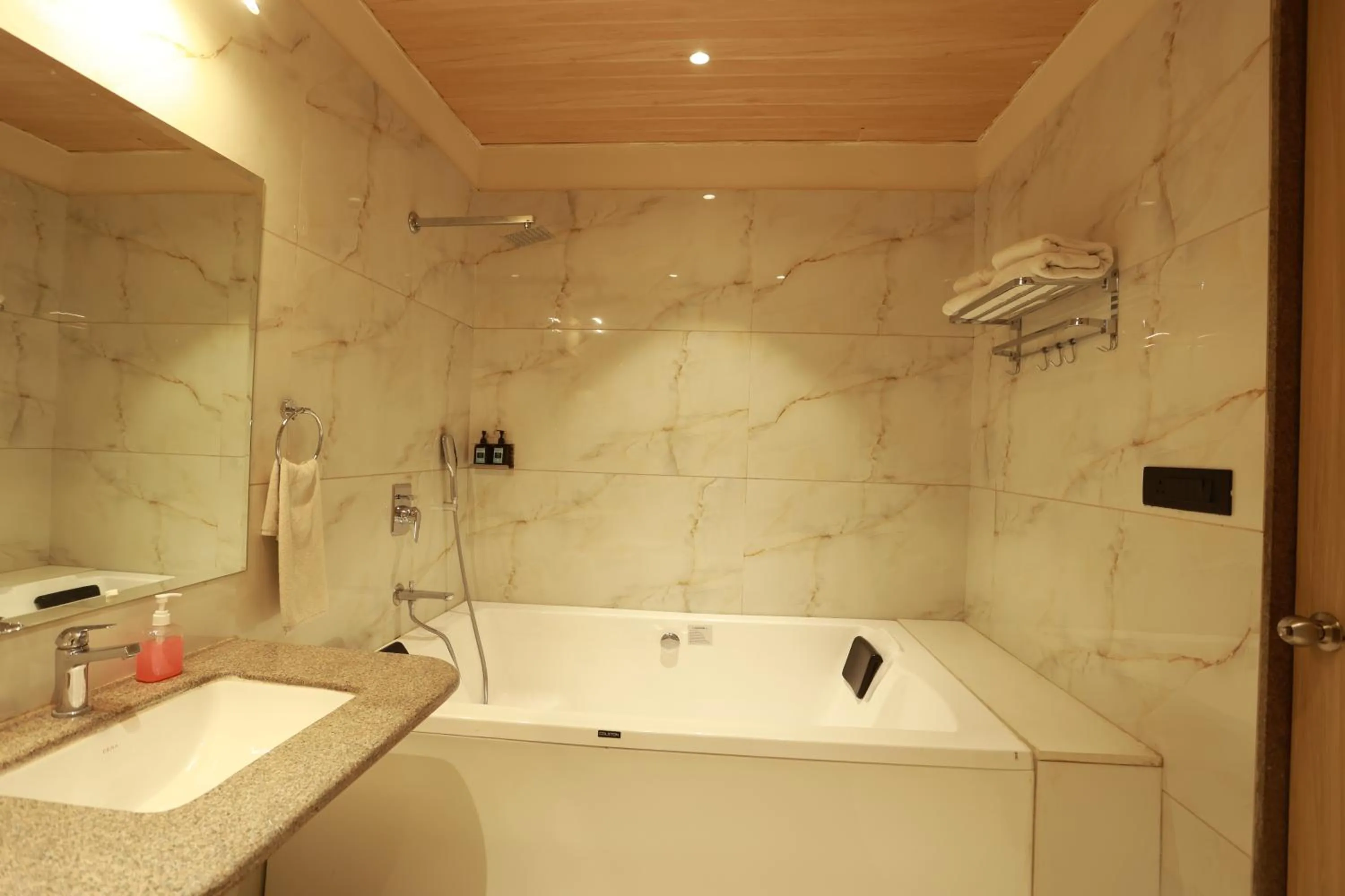 Hotel Taviral Regency