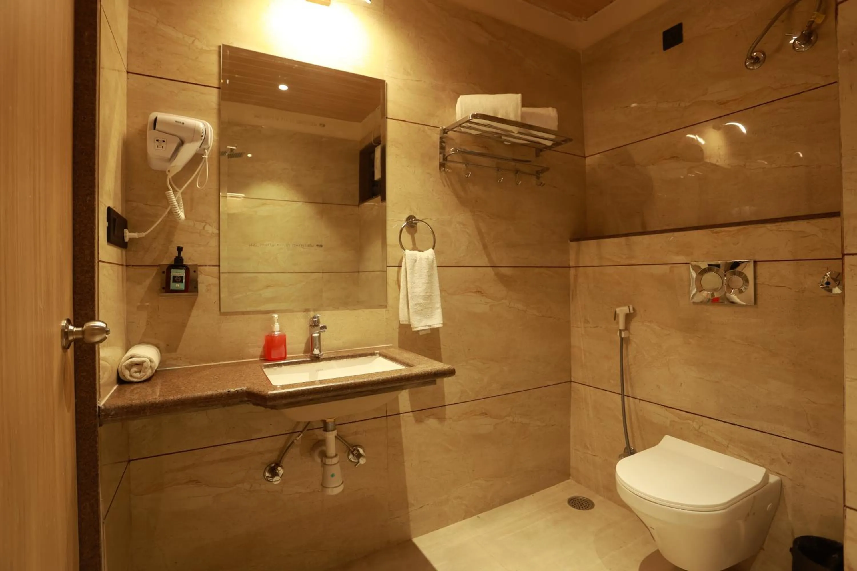 Hotel Taviral Regency