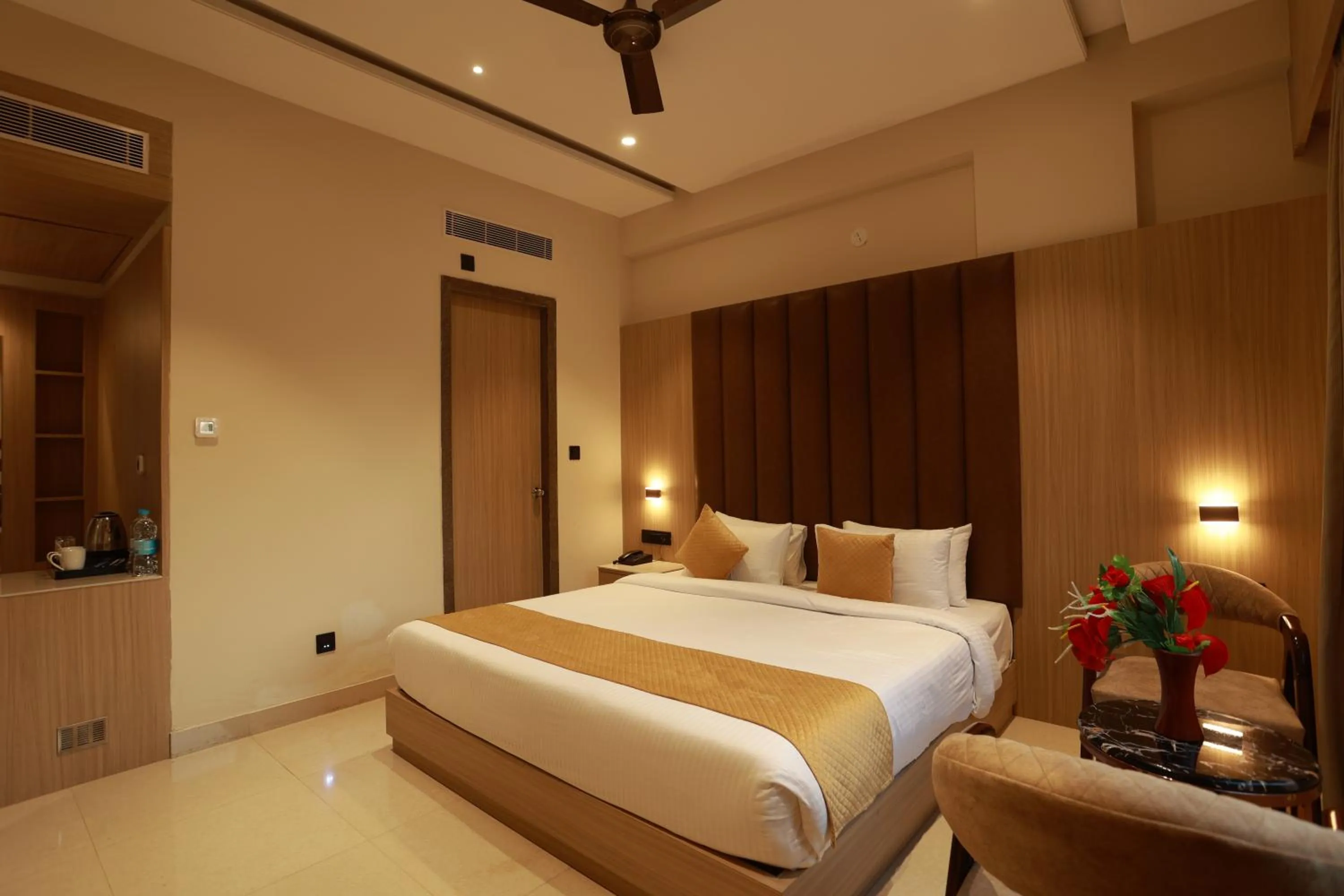 Bed in Hotel Taviral Regency