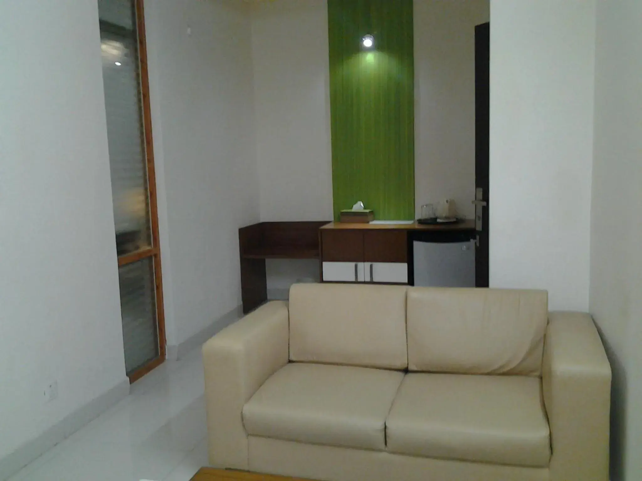 Superior Triple Room - single occupancy in NAAS Serviced Apartments Superior Triple Room - single occupancy in NAAS Serviced Apartments