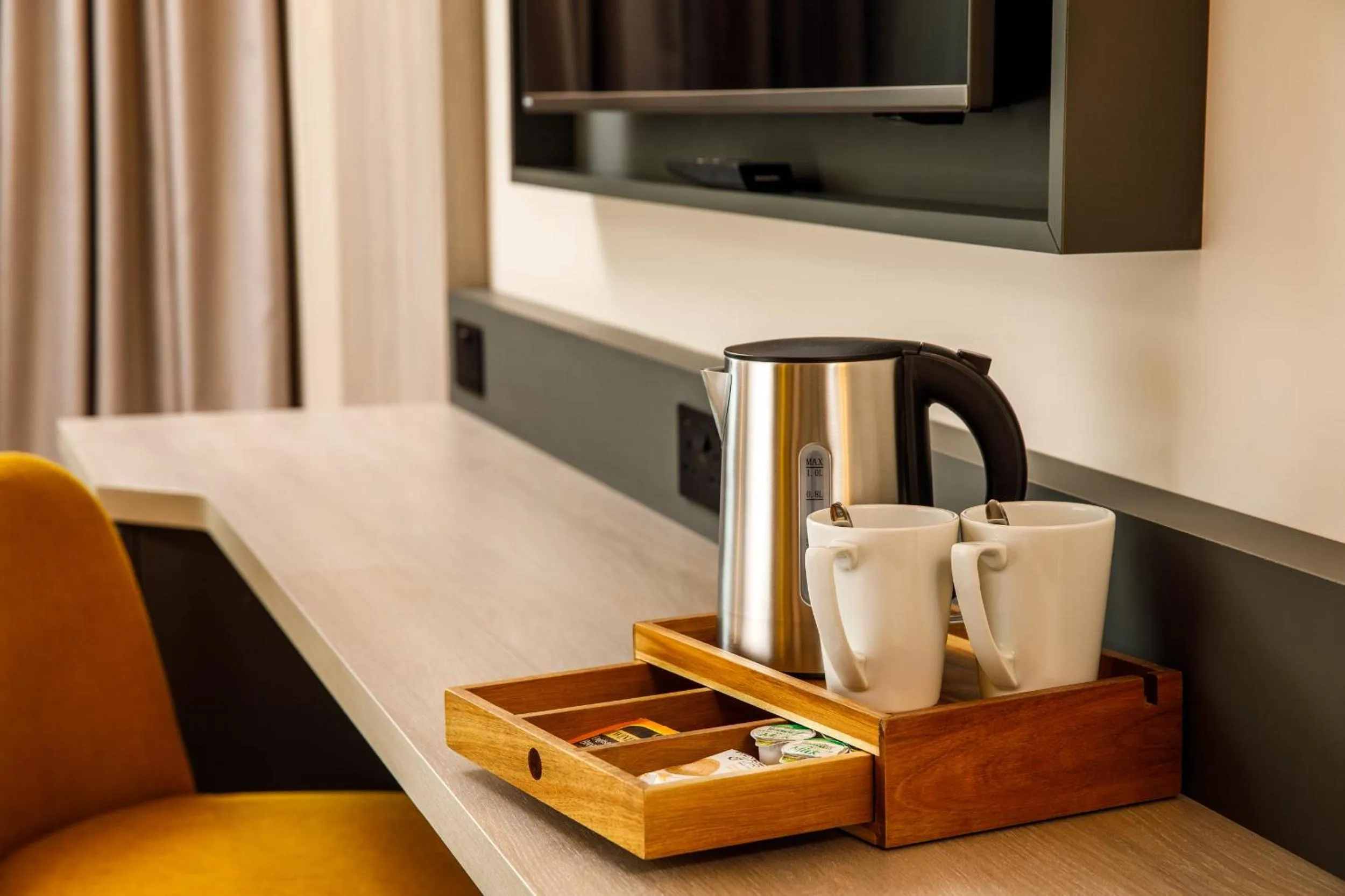 Coffee/tea facilities in Southgate Hotel London