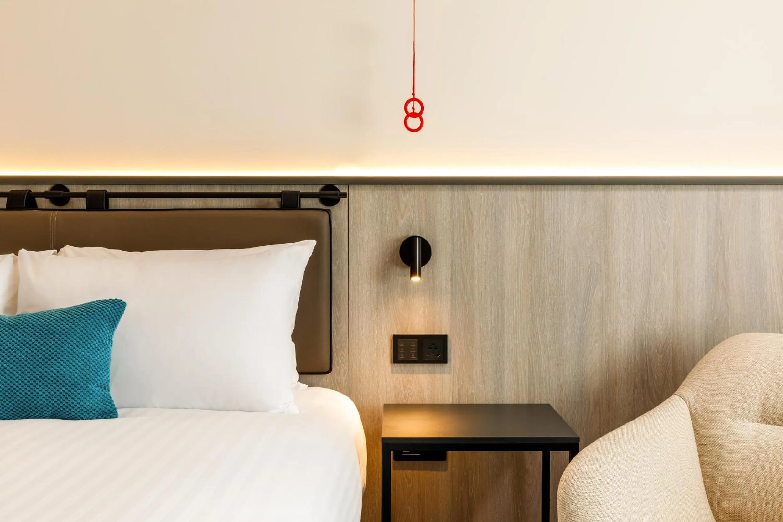 Bedroom, Bed in Southgate Hotel London