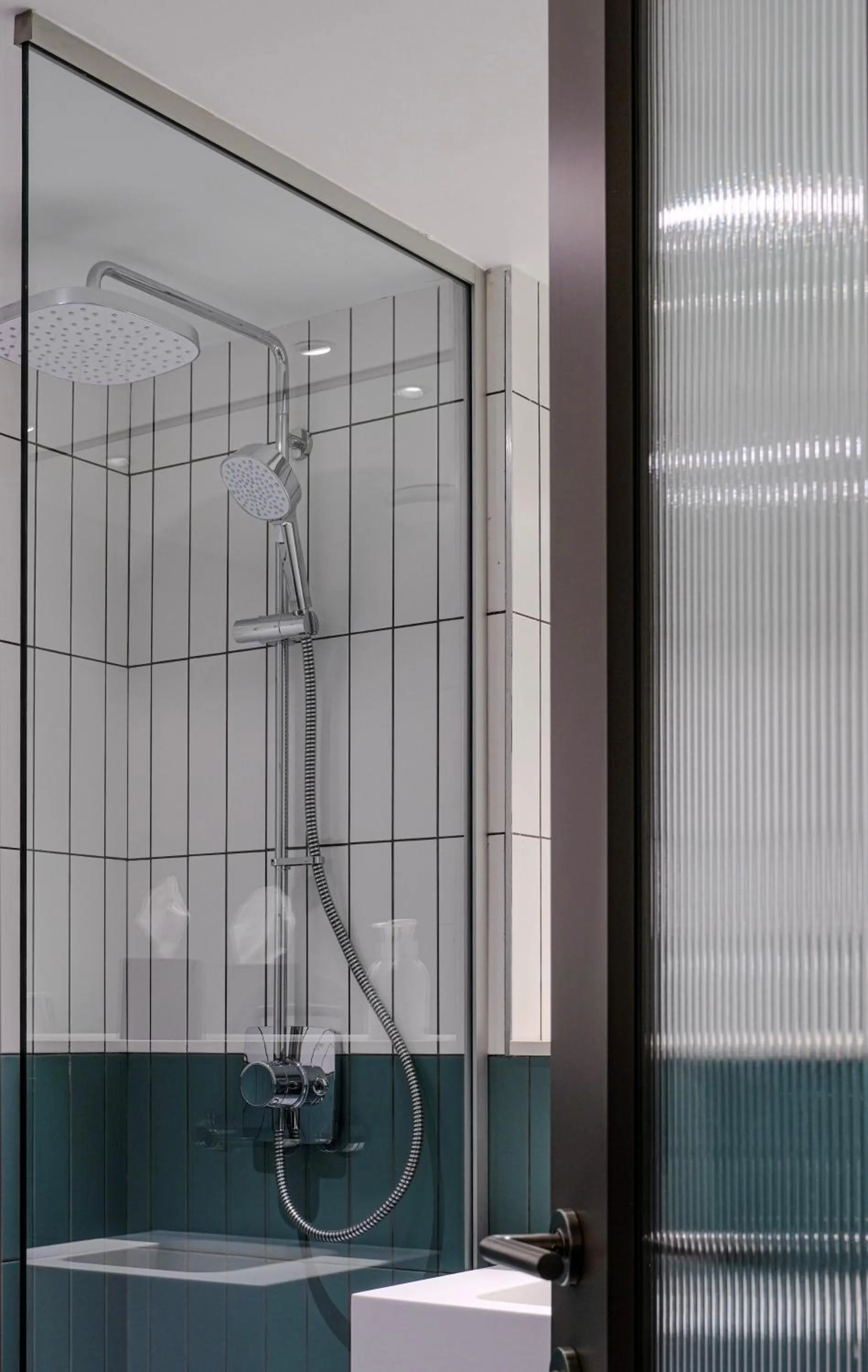 Bathroom in Southgate Hotel London