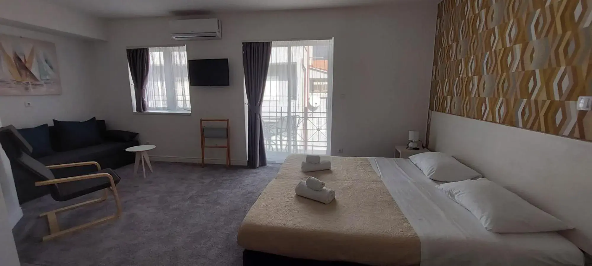 Family Room in Hotel Aqua - Guest Rooms & Suites Kaštela Family Room in Hotel Aqua - Guest Rooms & Suites Kaštela