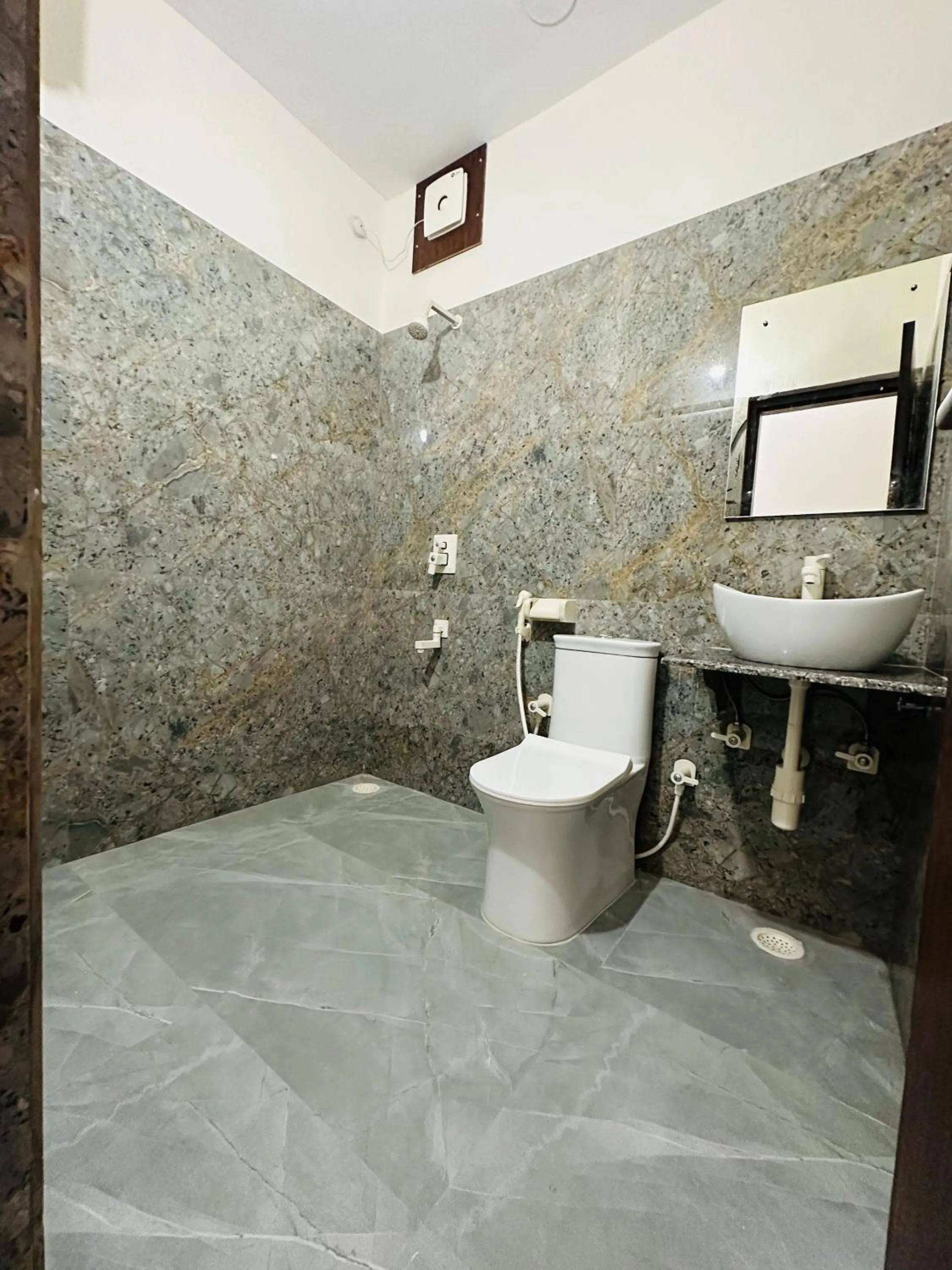 Deluxe Double Room in Sheela Homestay