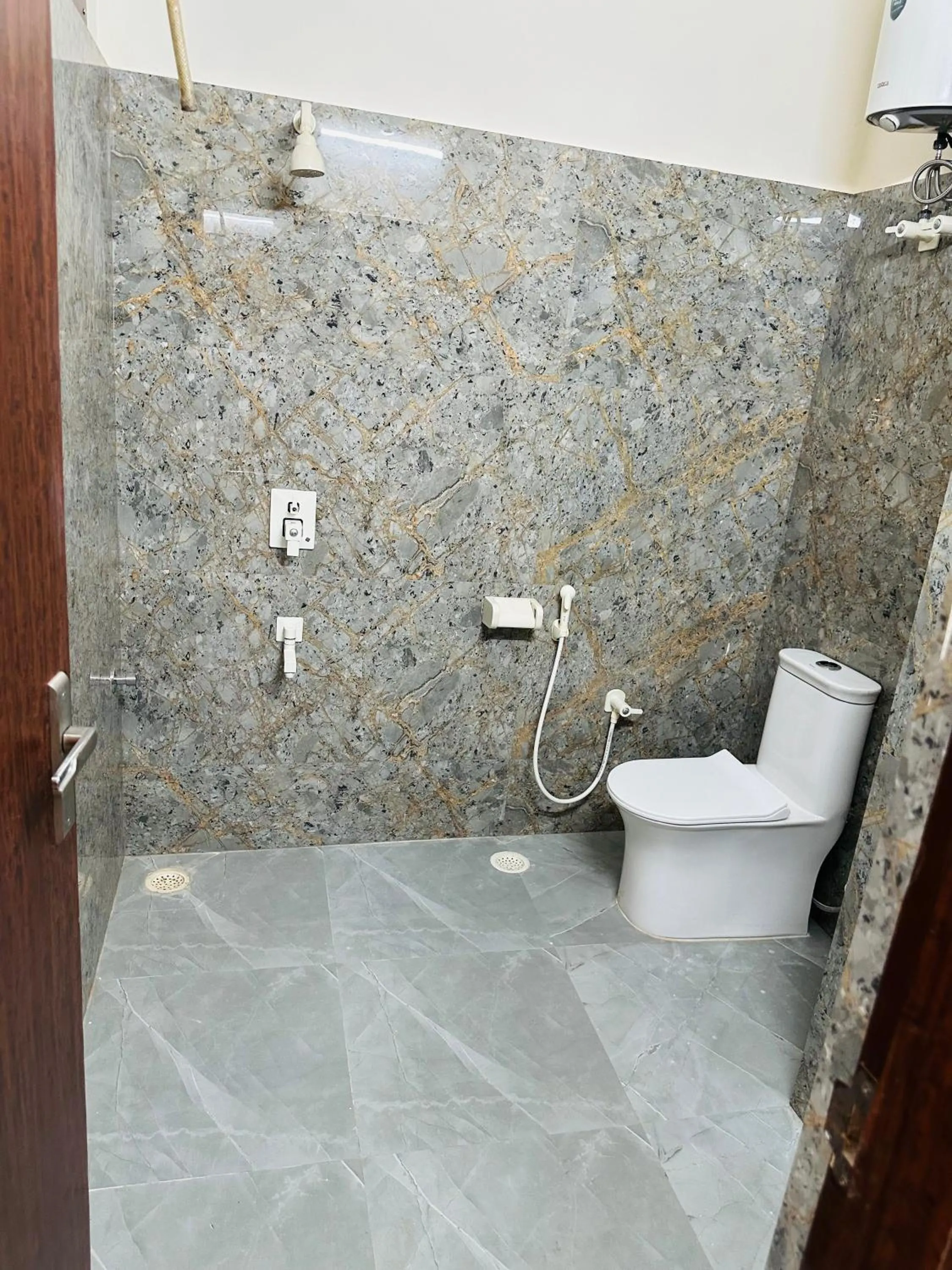 Toilet in Sheela Homestay