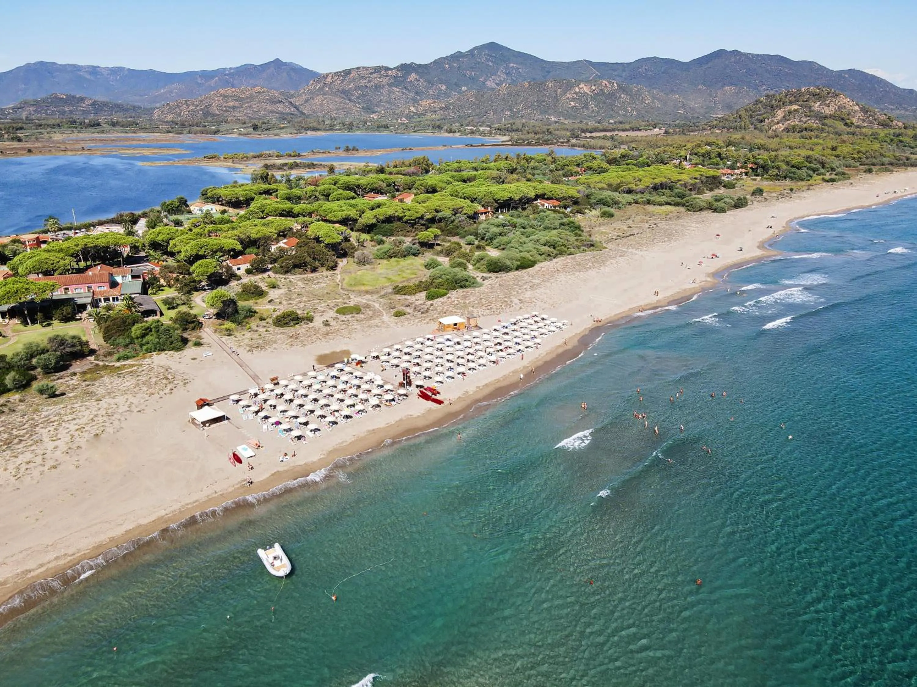 Colostrai Hotel Club