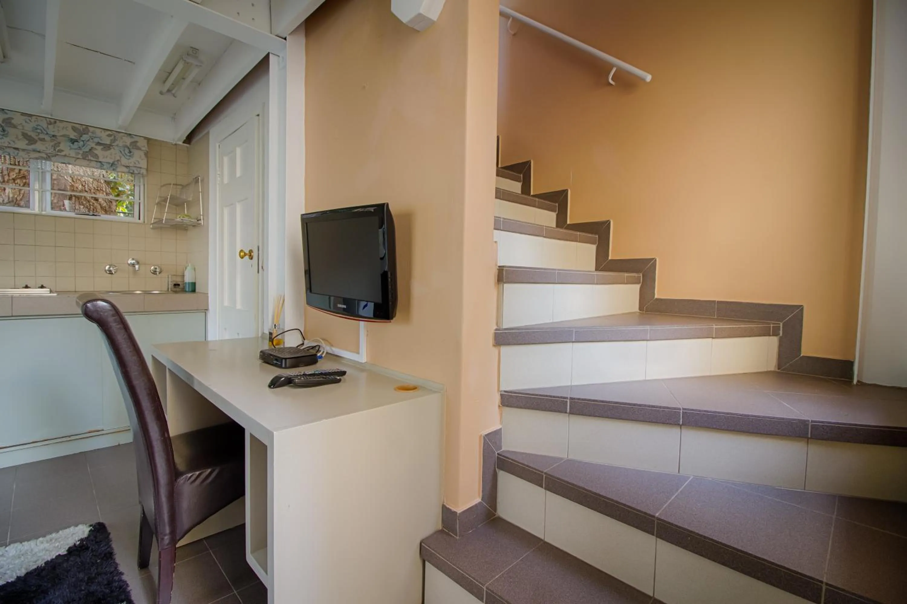 Photo of the whole room in Musgrave Avenue Guest Lodge